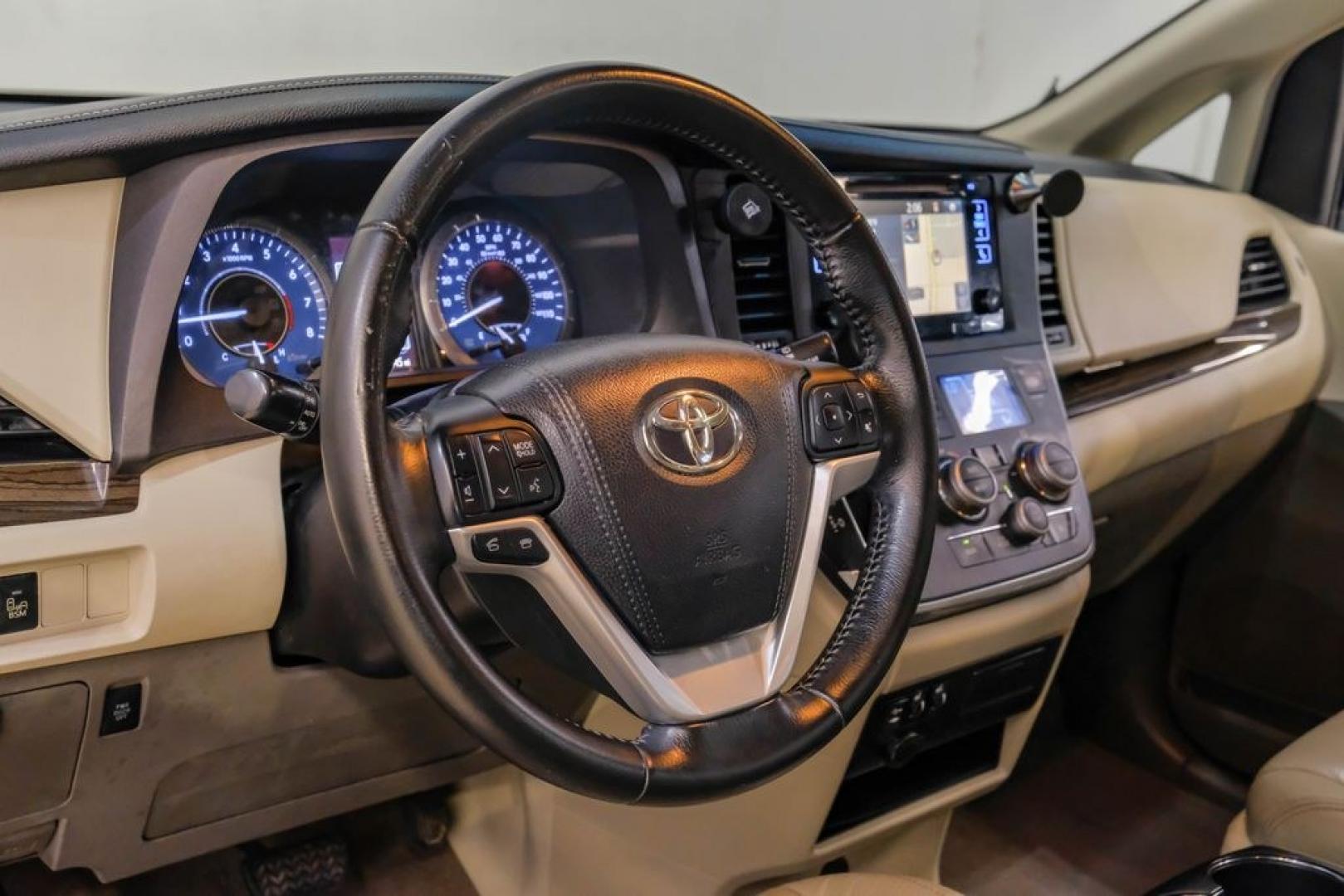 2016 Blizzard Pearl /Bisque Toyota Sienna XLE (5TDYK3DC8GS) with an 3.5L V6 SMPI DOHC engine, Automatic transmission, located at 15300 Midway Rd., Addison, TX, 75001, (972) 702-0011, 32.958321, -96.838074- Photo#20