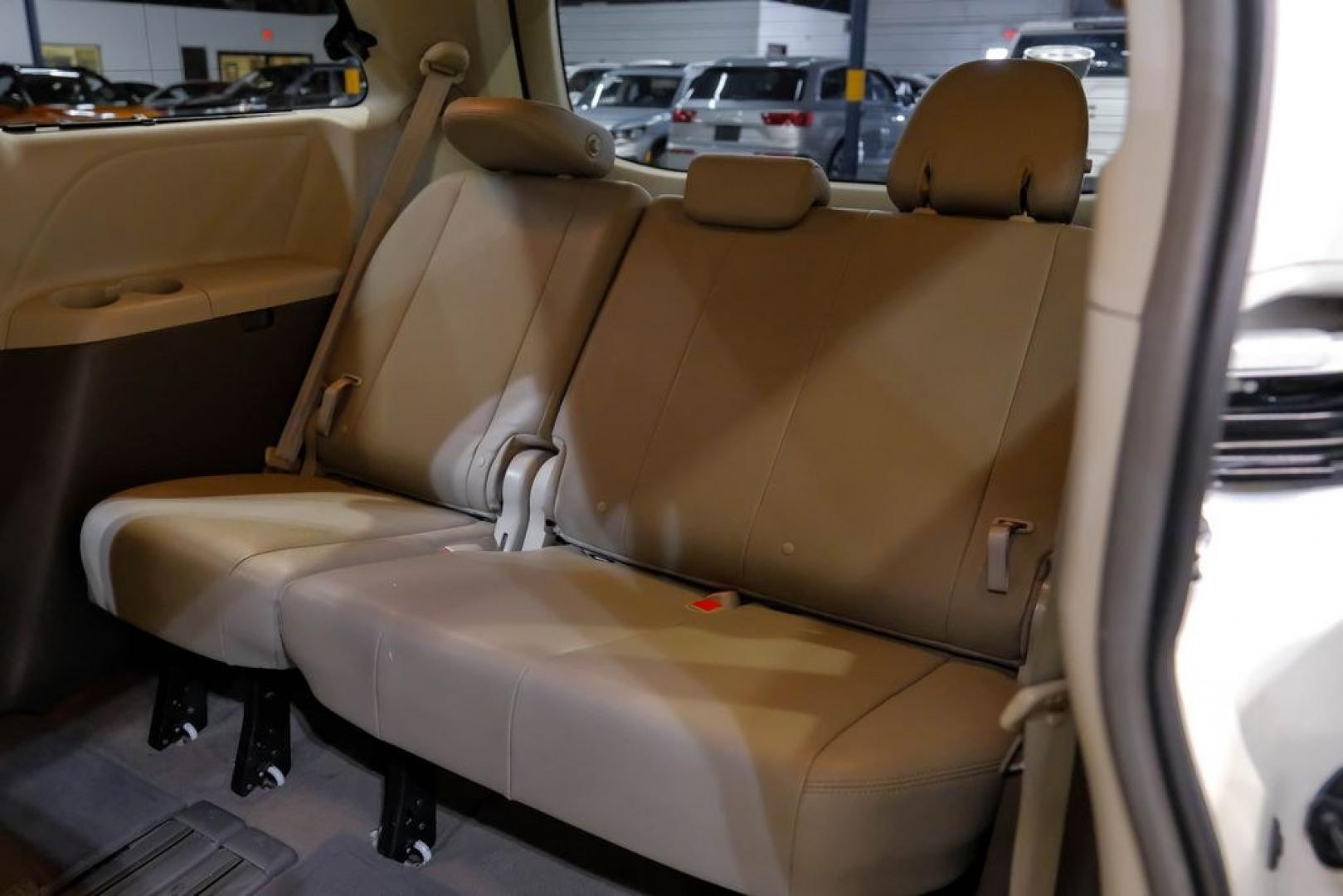 2016 Blizzard Pearl /Bisque Toyota Sienna XLE (5TDYK3DC8GS) with an 3.5L V6 SMPI DOHC engine, Automatic transmission, located at 15300 Midway Rd., Addison, TX, 75001, (972) 702-0011, 32.958321, -96.838074- Photo#48