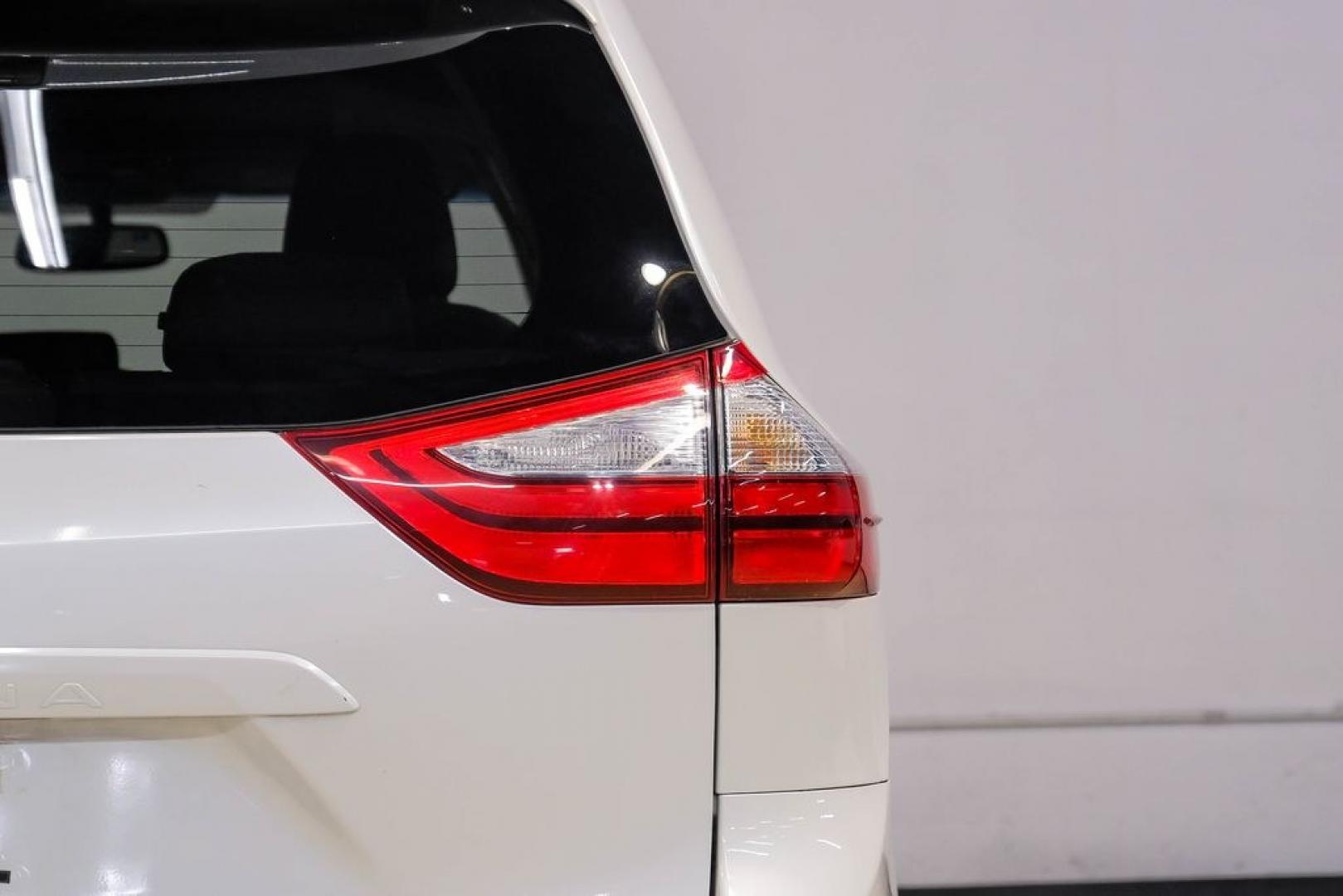 2016 Blizzard Pearl /Bisque Toyota Sienna XLE (5TDYK3DC8GS) with an 3.5L V6 SMPI DOHC engine, Automatic transmission, located at 15300 Midway Rd., Addison, TX, 75001, (972) 702-0011, 32.958321, -96.838074- Photo#53