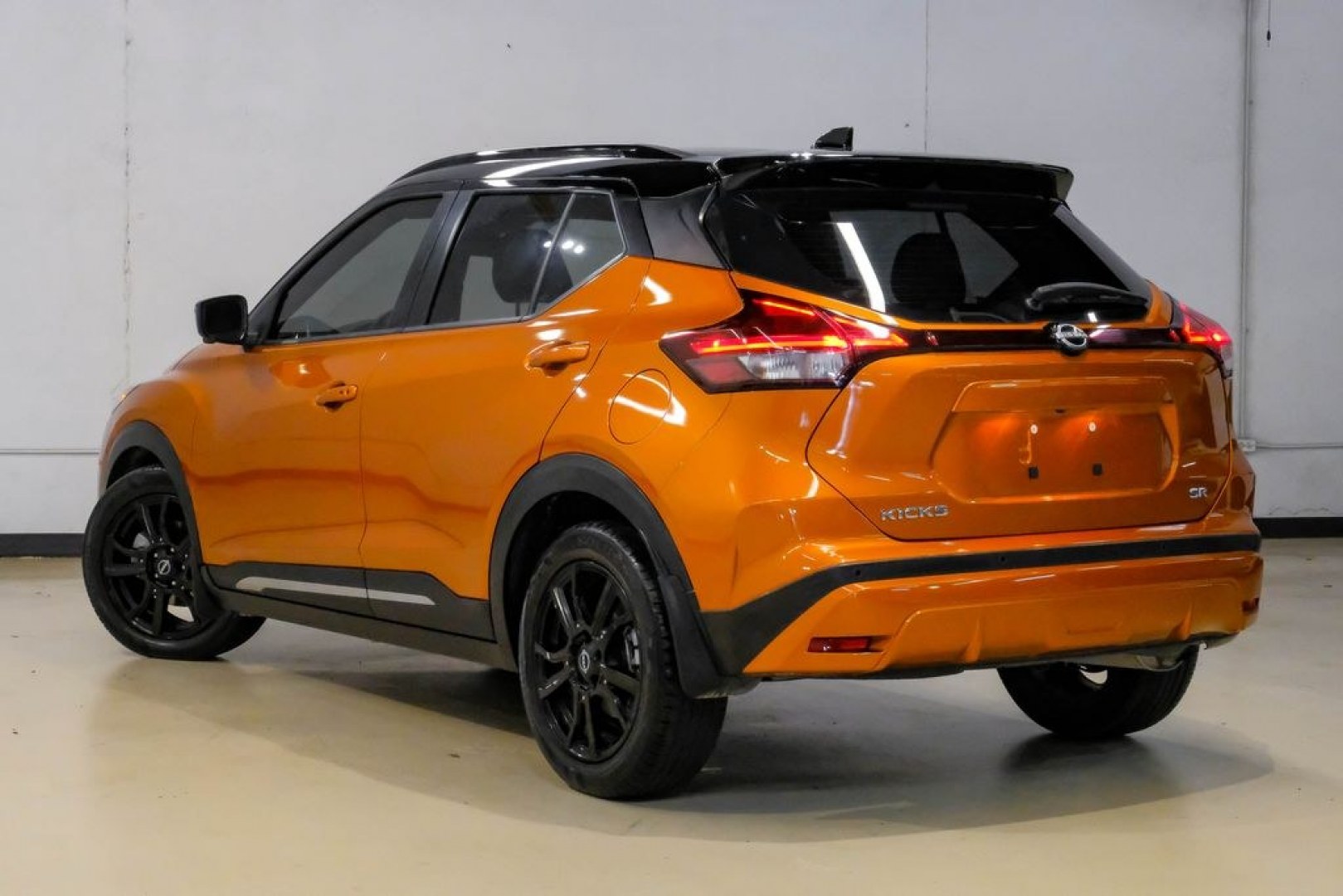 2023 Orange Metallic /Charcoal Nissan Kicks SR (3N1CP5DVXPL) with an 1.6L 4-Cylinder DOHC 16V engine, CVT transmission, located at 15300 Midway Rd., Addison, TX, 75001, (972) 702-0011, 32.958321, -96.838074- Photo#13