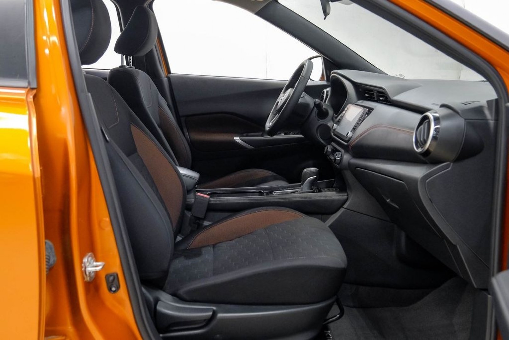 2023 Orange Metallic /Charcoal Nissan Kicks SR (3N1CP5DVXPL) with an 1.6L 4-Cylinder DOHC 16V engine, CVT transmission, located at 15300 Midway Rd., Addison, TX, 75001, (972) 702-0011, 32.958321, -96.838074- Photo#44