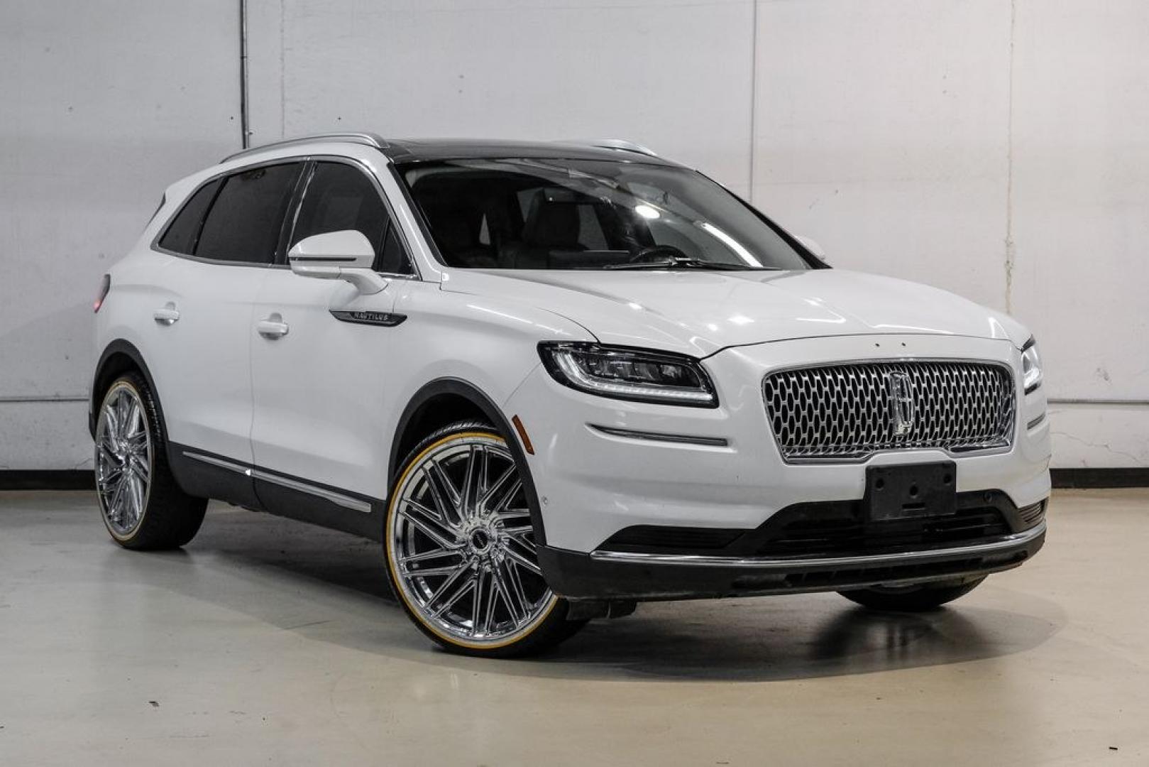 2021 White /Sandstone Lincoln Nautilus Reserve (2LMPJ6K98MB) with an 2.0L Turbocharged engine, Automatic transmission, located at 15300 Midway Rd., Addison, TX, 75001, (972) 702-0011, 32.958321, -96.838074- Photo#8