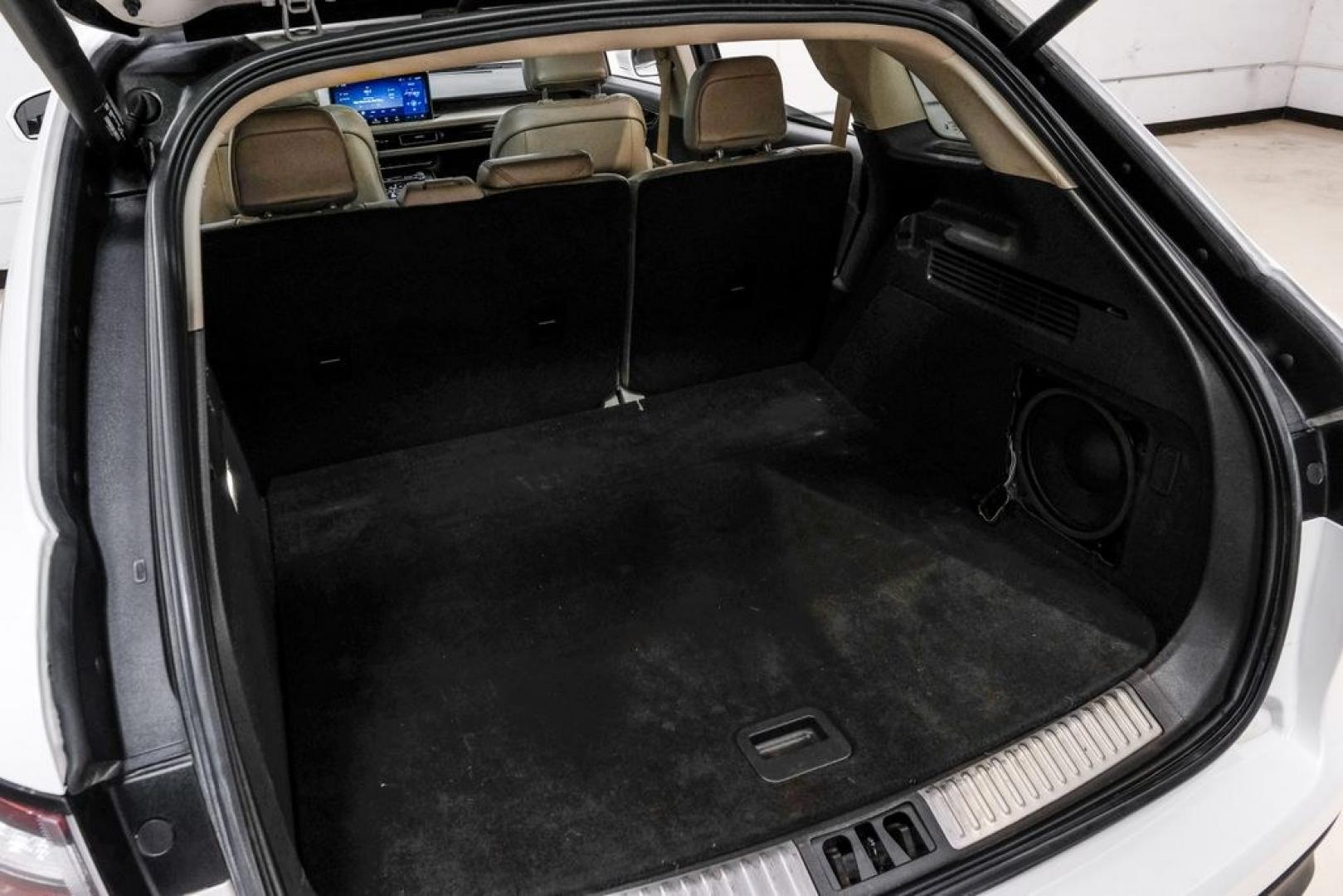 2021 White /Sandstone Lincoln Nautilus Reserve (2LMPJ6K98MB) with an 2.0L Turbocharged engine, Automatic transmission, located at 15300 Midway Rd., Addison, TX, 75001, (972) 702-0011, 32.958321, -96.838074- Photo#64
