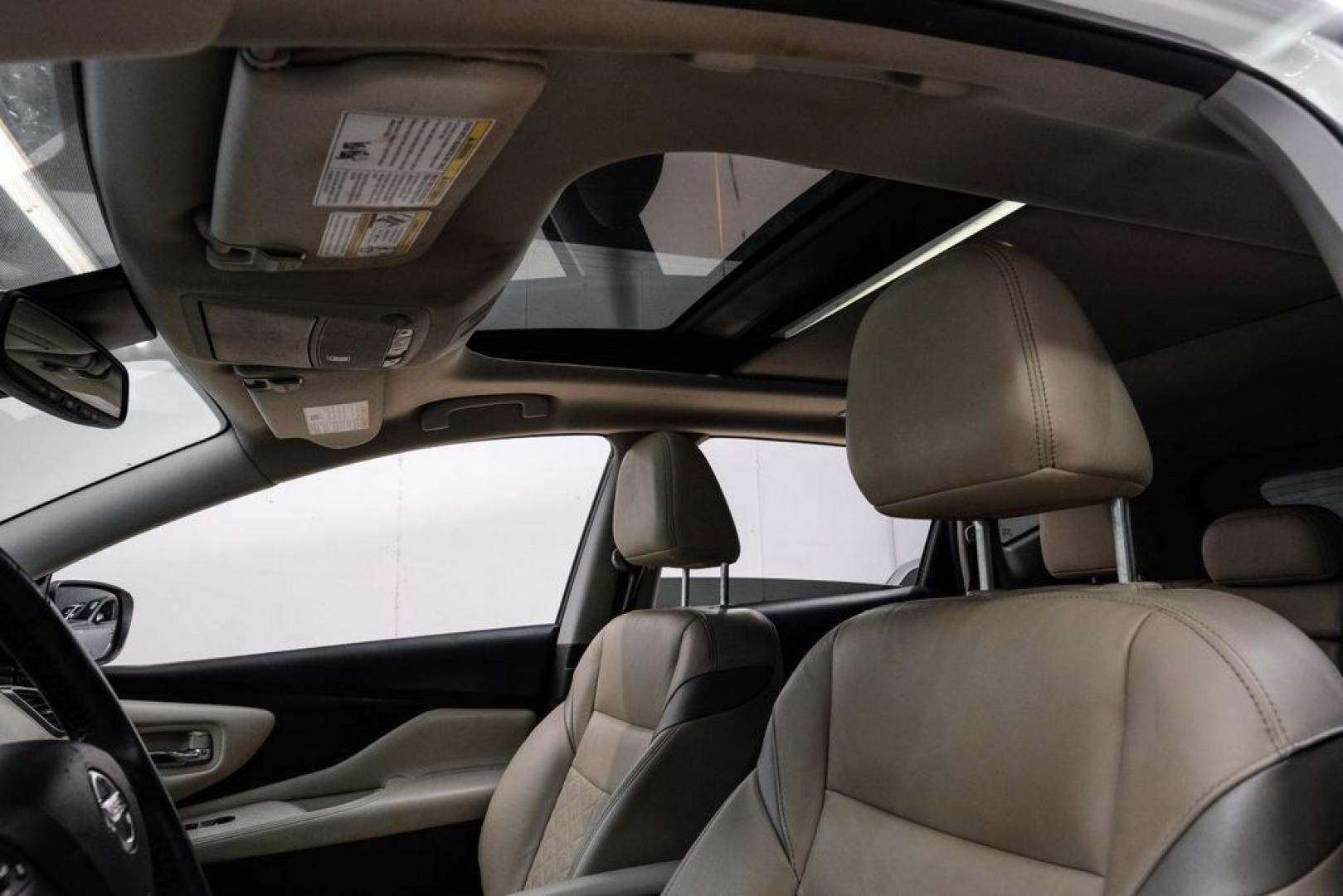 2021 Pearl White /Cashmere Nissan Murano Platinum (5N1AZ2DJ7MC) with an 3.5L V6 DOHC 24V engine, CVT transmission, located at 15300 Midway Rd., Addison, TX, 75001, (972) 702-0011, 32.958321, -96.838074- Photo#4