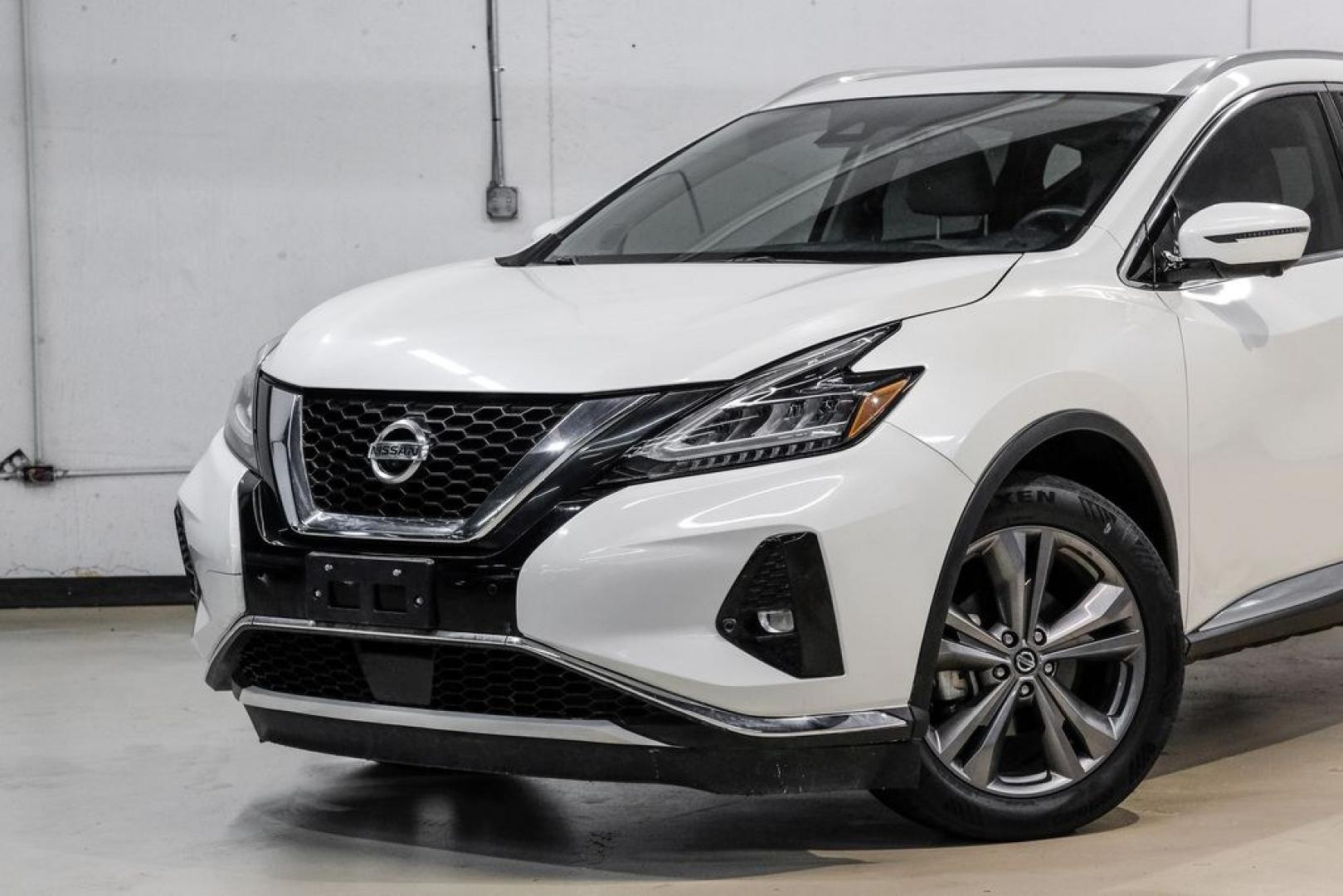 2021 Pearl White /Cashmere Nissan Murano Platinum (5N1AZ2DJ7MC) with an 3.5L V6 DOHC 24V engine, CVT transmission, located at 15300 Midway Rd., Addison, TX, 75001, (972) 702-0011, 32.958321, -96.838074- Photo#5