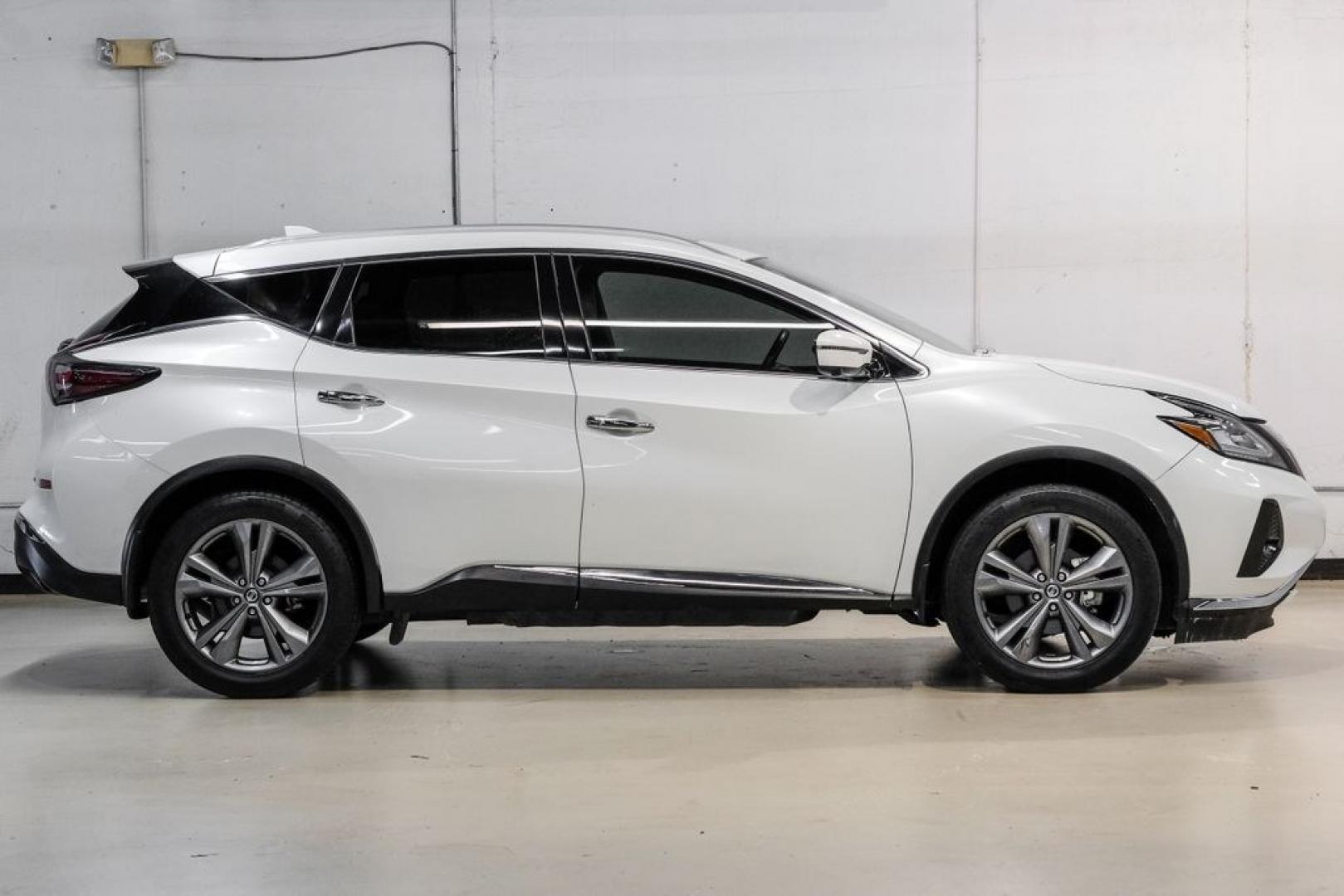2021 Pearl White /Cashmere Nissan Murano Platinum (5N1AZ2DJ7MC) with an 3.5L V6 DOHC 24V engine, CVT transmission, located at 15300 Midway Rd., Addison, TX, 75001, (972) 702-0011, 32.958321, -96.838074- Photo#9
