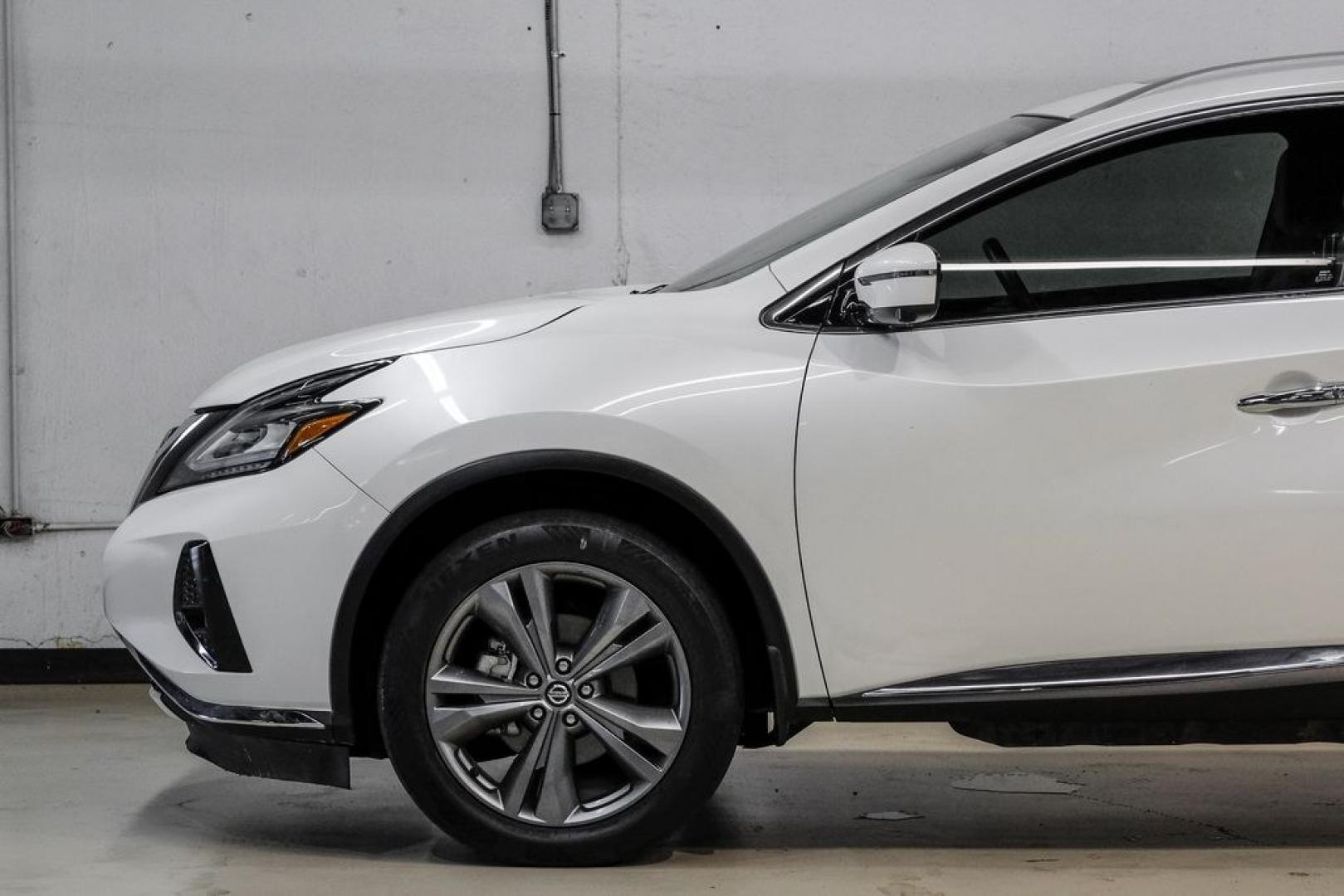 2021 Pearl White /Cashmere Nissan Murano Platinum (5N1AZ2DJ7MC) with an 3.5L V6 DOHC 24V engine, CVT transmission, located at 15300 Midway Rd., Addison, TX, 75001, (972) 702-0011, 32.958321, -96.838074- Photo#16