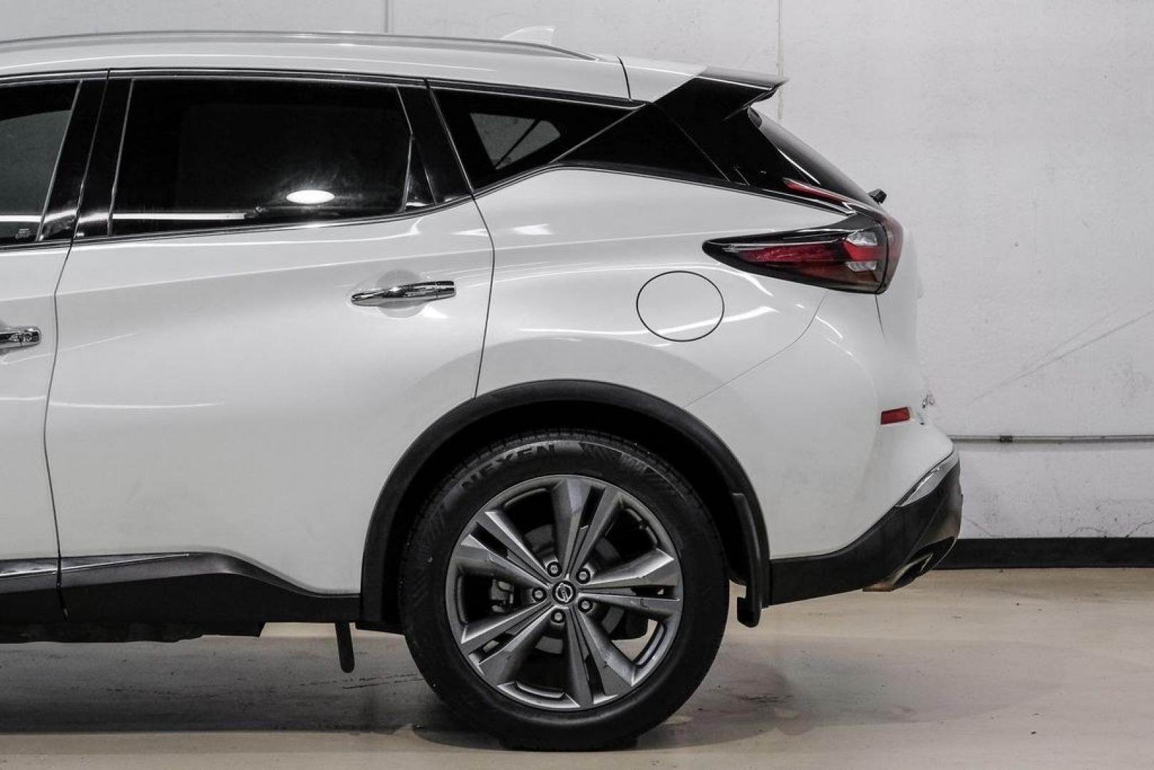 2021 Pearl White /Cashmere Nissan Murano Platinum (5N1AZ2DJ7MC) with an 3.5L V6 DOHC 24V engine, CVT transmission, located at 15300 Midway Rd., Addison, TX, 75001, (972) 702-0011, 32.958321, -96.838074- Photo#17