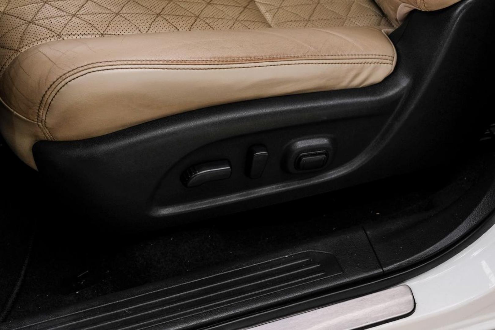 2021 Pearl White /Cashmere Nissan Murano Platinum (5N1AZ2DJ7MC) with an 3.5L V6 DOHC 24V engine, CVT transmission, located at 15300 Midway Rd., Addison, TX, 75001, (972) 702-0011, 32.958321, -96.838074- Photo#41