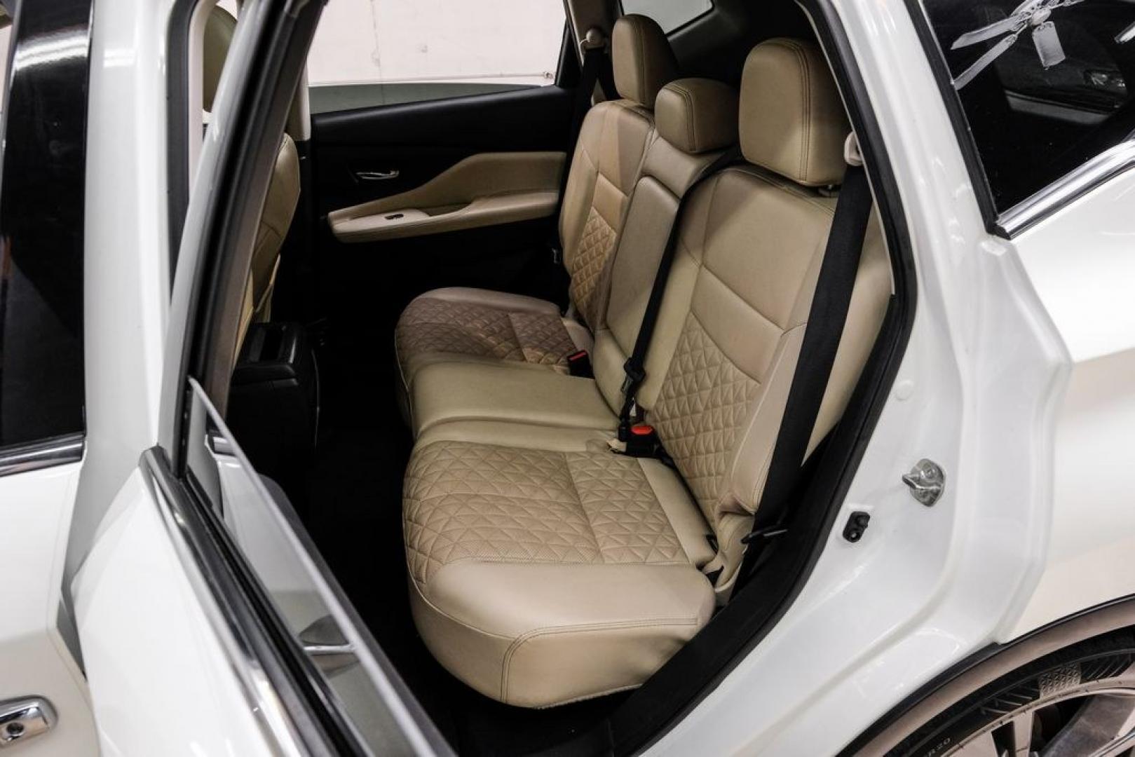 2021 Pearl White /Cashmere Nissan Murano Platinum (5N1AZ2DJ7MC) with an 3.5L V6 DOHC 24V engine, CVT transmission, located at 15300 Midway Rd., Addison, TX, 75001, (972) 702-0011, 32.958321, -96.838074- Photo#47