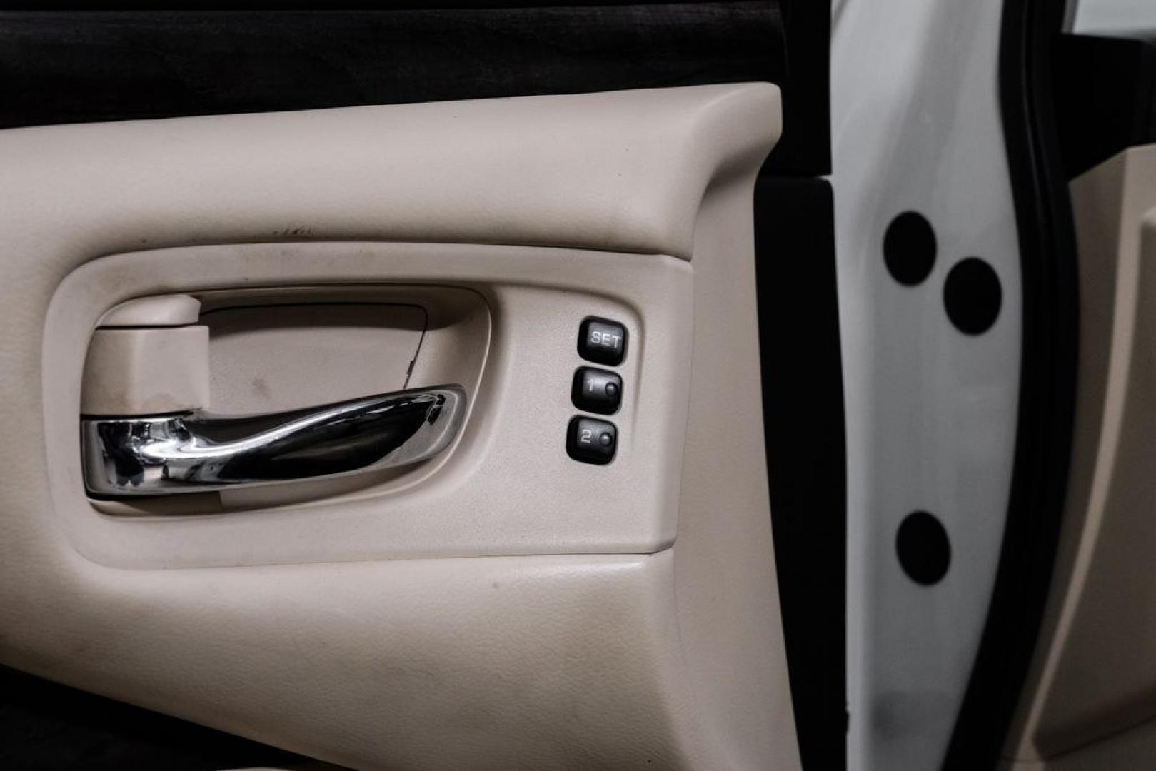 2021 Pearl White /Cashmere Nissan Murano Platinum (5N1AZ2DJ7MC) with an 3.5L V6 DOHC 24V engine, CVT transmission, located at 15300 Midway Rd., Addison, TX, 75001, (972) 702-0011, 32.958321, -96.838074- Photo#52