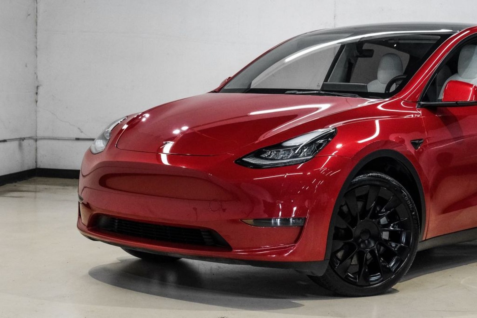 2022 Red Multi-Coat /White/Black Tesla Model Y Long Range (7SAYGDEEXNF) with an Electric Motor engine, Automatic transmission, located at 15300 Midway Rd., Addison, TX, 75001, (972) 702-0011, 32.958321, -96.838074- Photo#5