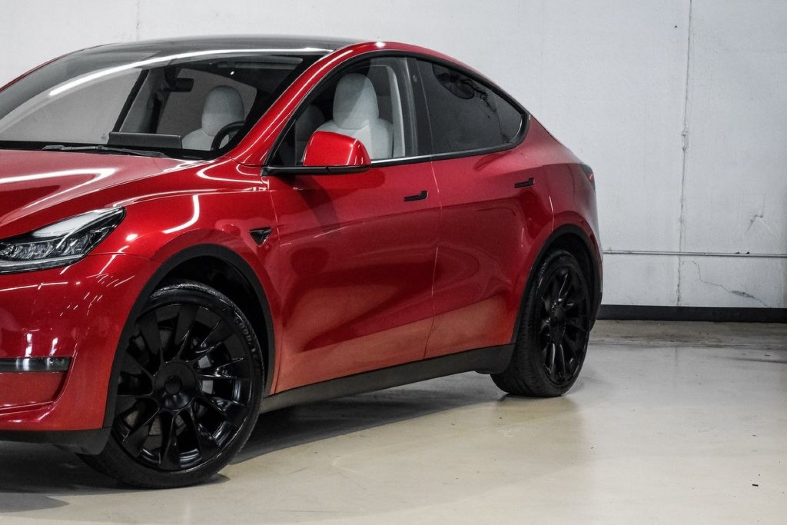 2022 Red Multi-Coat /White/Black Tesla Model Y Long Range (7SAYGDEEXNF) with an Electric Motor engine, Automatic transmission, located at 15300 Midway Rd., Addison, TX, 75001, (972) 702-0011, 32.958321, -96.838074- Photo#6