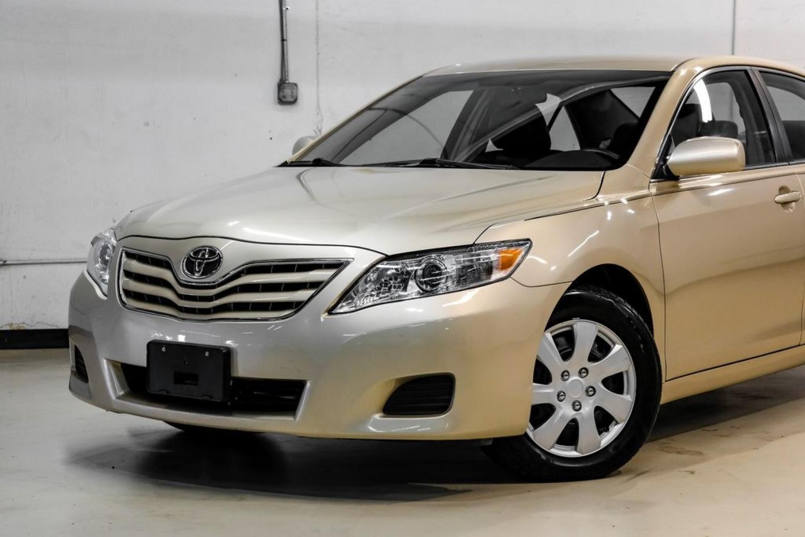 2011 Sandy Beach Metallic /Bisque Toyota Camry LE (4T1BF3EK8BU) with an 2.5L I4 SMPI DOHC engine, Automatic transmission, located at 15300 Midway Rd., Addison, TX, 75001, (972) 702-0011, 32.958321, -96.838074- Photo#4