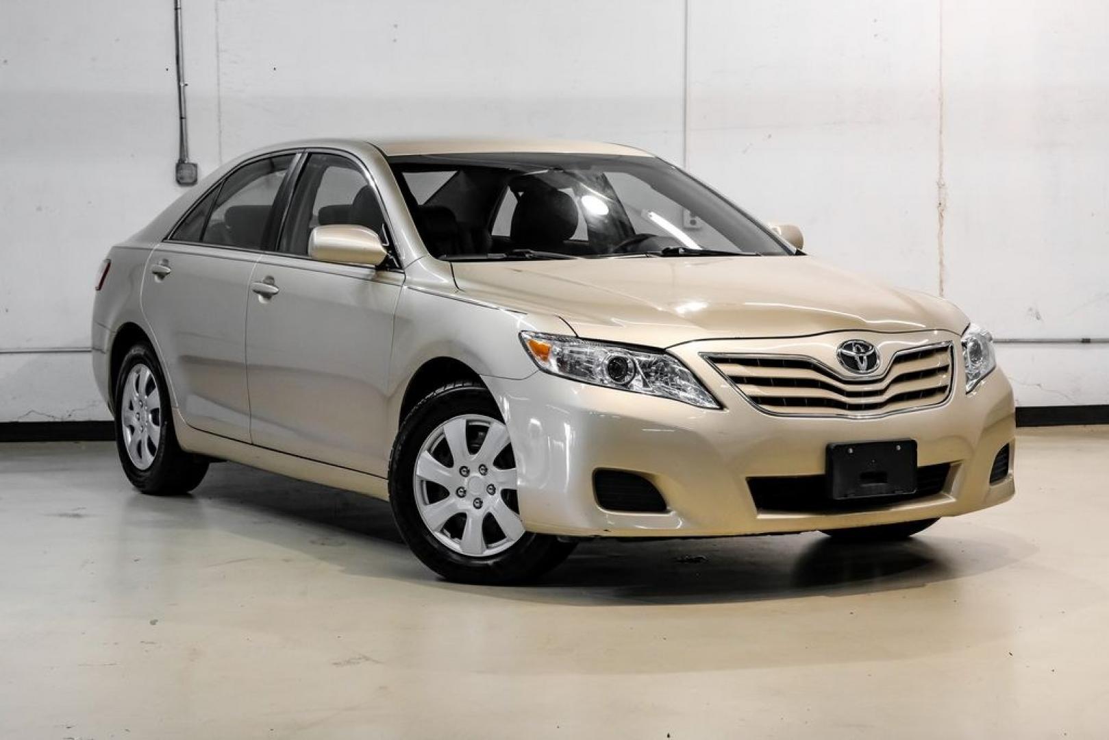2011 Sandy Beach Metallic /Bisque Toyota Camry LE (4T1BF3EK8BU) with an 2.5L I4 SMPI DOHC engine, Automatic transmission, located at 15300 Midway Rd., Addison, TX, 75001, (972) 702-0011, 32.958321, -96.838074- Photo#7