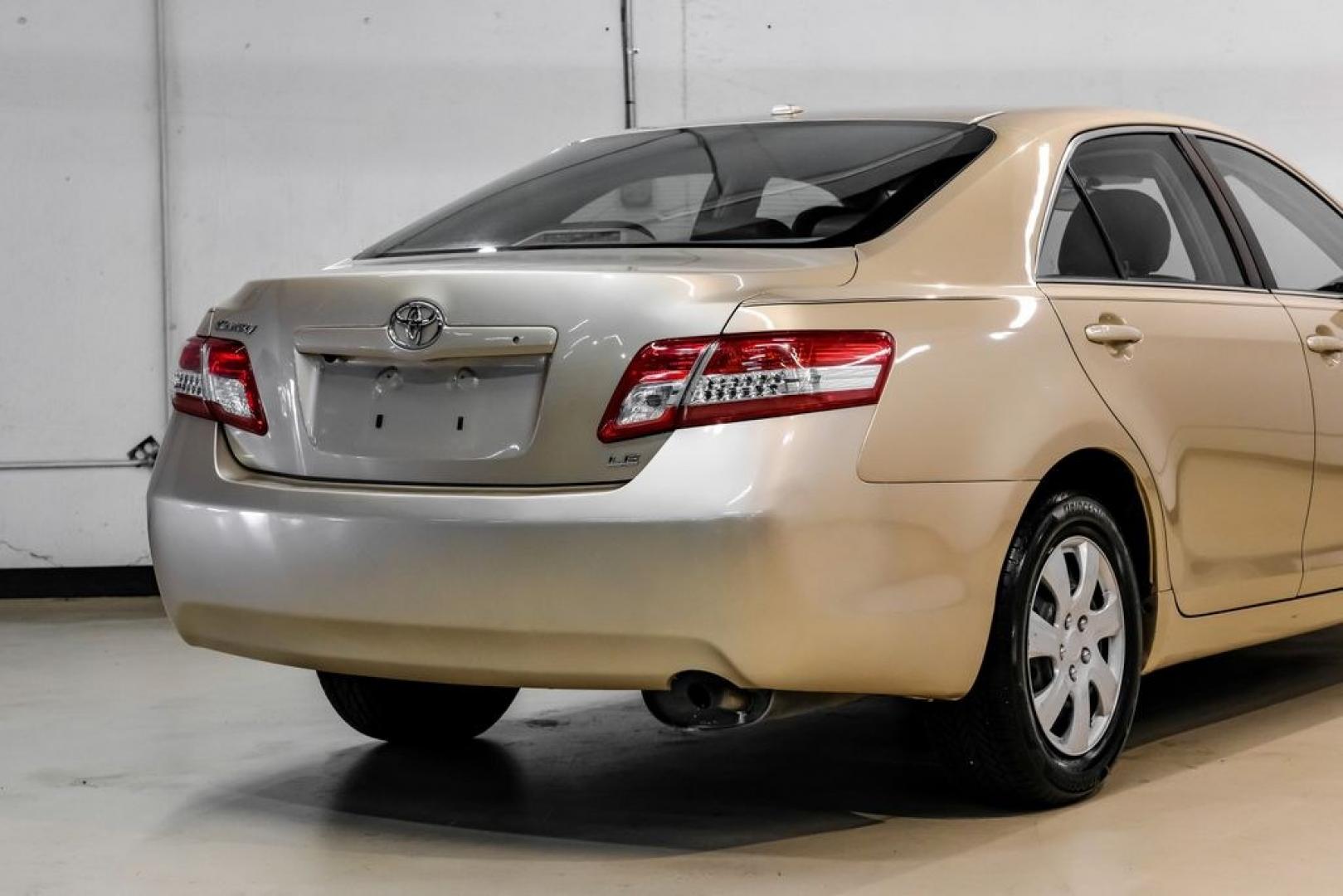 2011 Sandy Beach Metallic /Bisque Toyota Camry LE (4T1BF3EK8BU) with an 2.5L I4 SMPI DOHC engine, Automatic transmission, located at 15300 Midway Rd., Addison, TX, 75001, (972) 702-0011, 32.958321, -96.838074- Photo#10