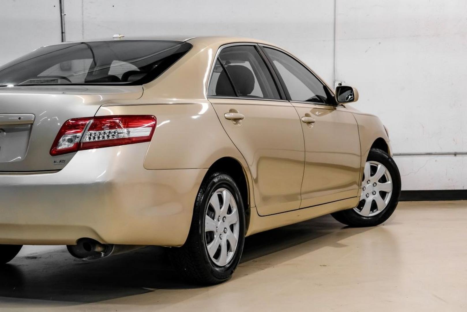 2011 Sandy Beach Metallic /Bisque Toyota Camry LE (4T1BF3EK8BU) with an 2.5L I4 SMPI DOHC engine, Automatic transmission, located at 15300 Midway Rd., Addison, TX, 75001, (972) 702-0011, 32.958321, -96.838074- Photo#11