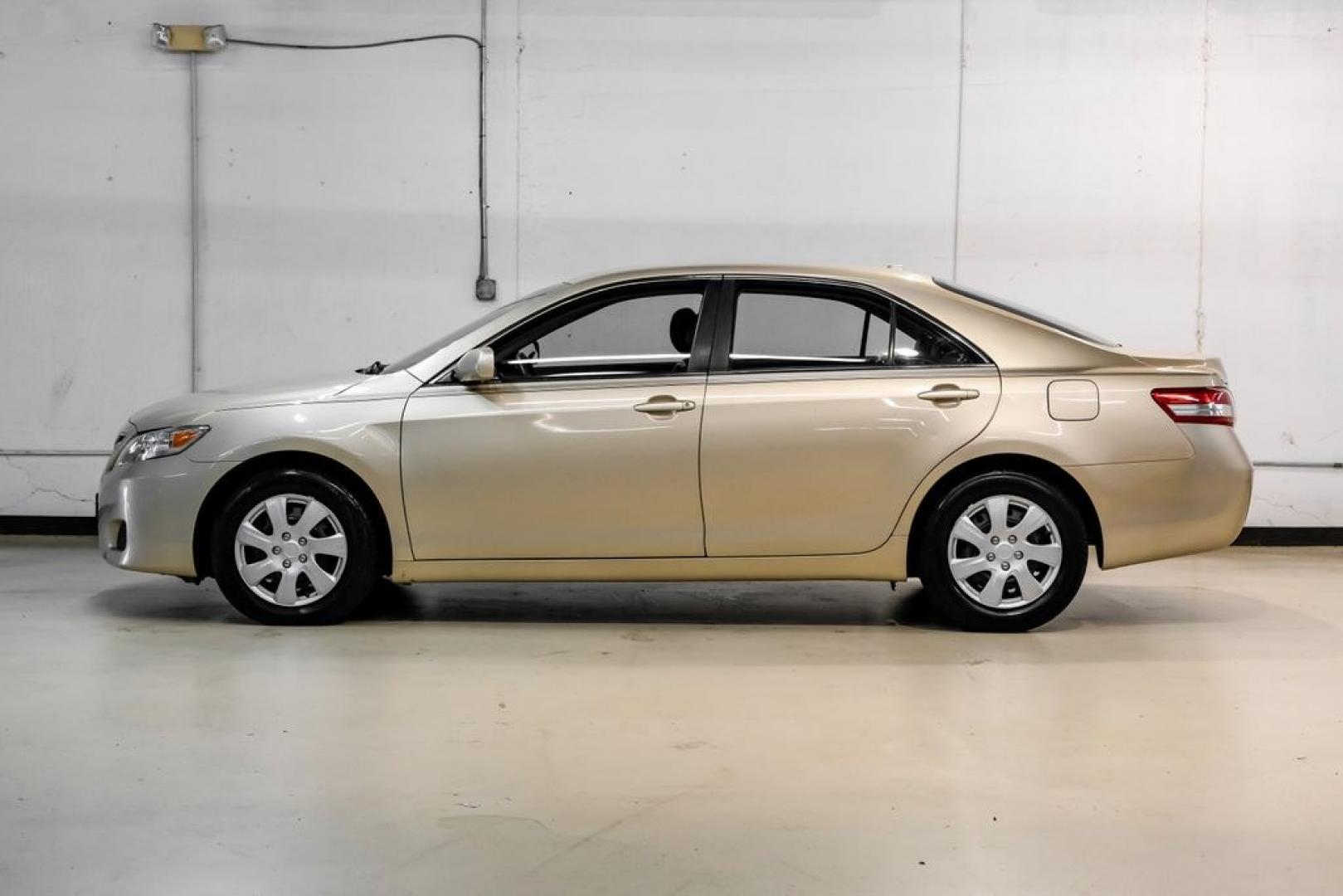 2011 Sandy Beach Metallic /Bisque Toyota Camry LE (4T1BF3EK8BU) with an 2.5L I4 SMPI DOHC engine, Automatic transmission, located at 15300 Midway Rd., Addison, TX, 75001, (972) 702-0011, 32.958321, -96.838074- Photo#14