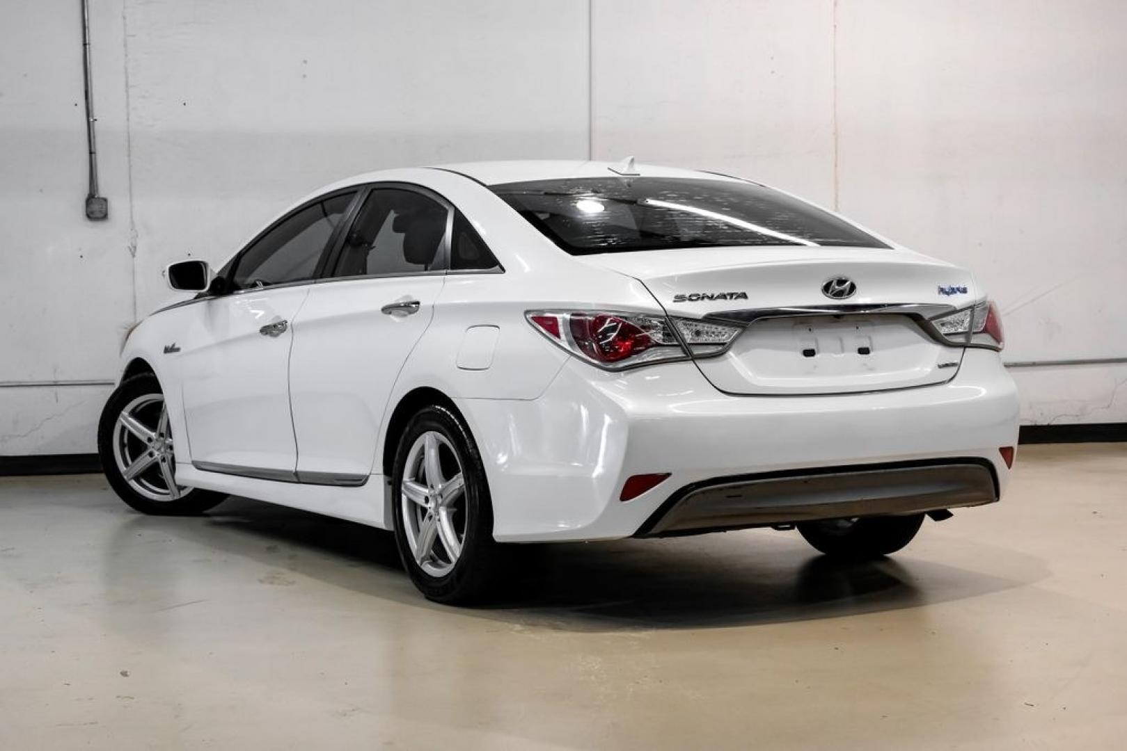 2014 Diamond White Pearl /Camel Hyundai Sonata Hybrid Limited (KMHEC4A41EA) with an 2.4L 4-Cylinder Atkinson-Cycle Hybrid engine, Automatic transmission, located at 15300 Midway Rd., Addison, TX, 75001, (972) 702-0011, 32.958321, -96.838074- Photo#13