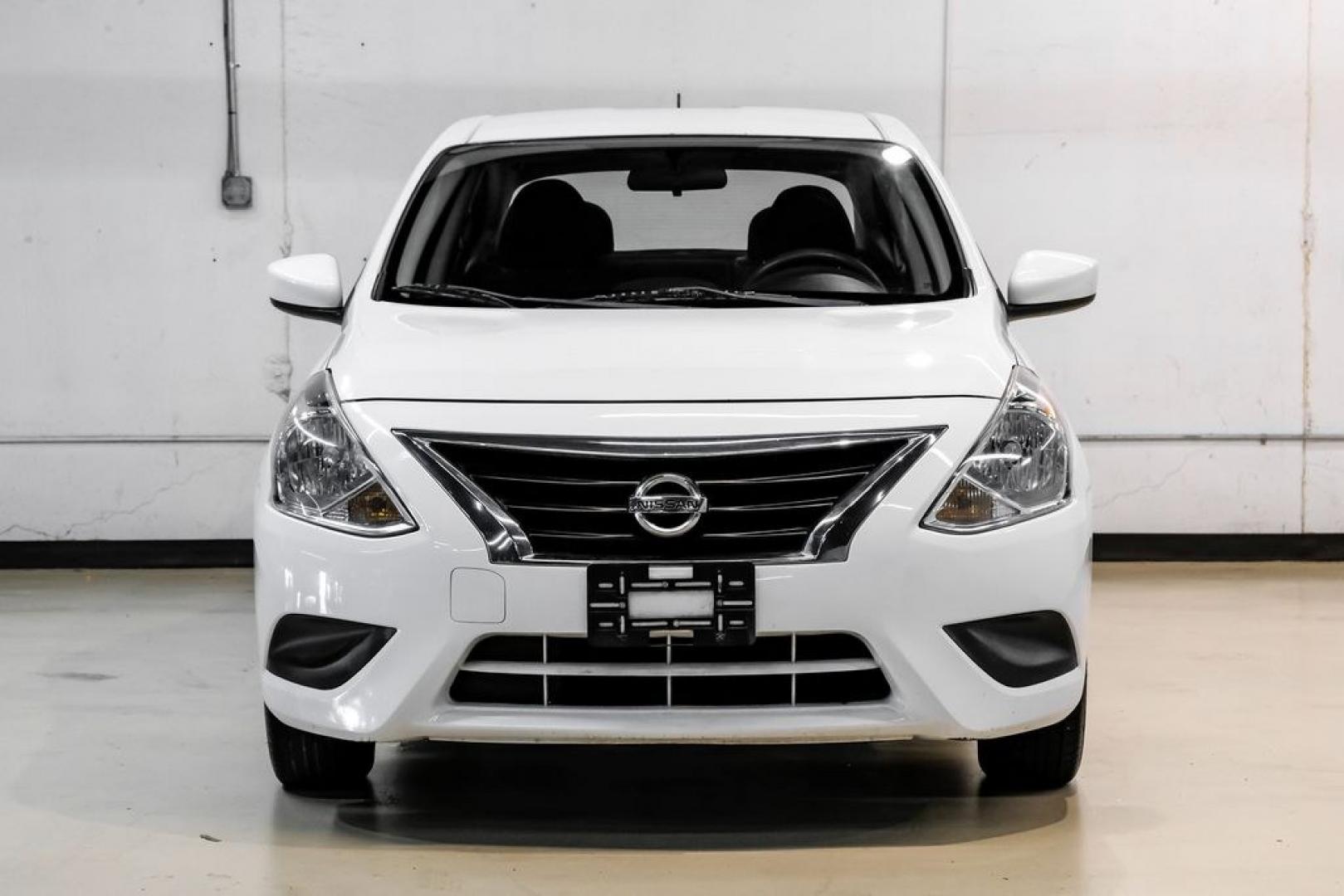 2018 Fresh Powder /Charcoal Nissan Versa 1.6 S Plus (3N1CN7AP8JL) with an 1.6L 4-Cylinder DOHC 16V engine, CVT transmission, located at 15300 Midway Rd., Addison, TX, 75001, (972) 702-0011, 32.958321, -96.838074- Photo#6
