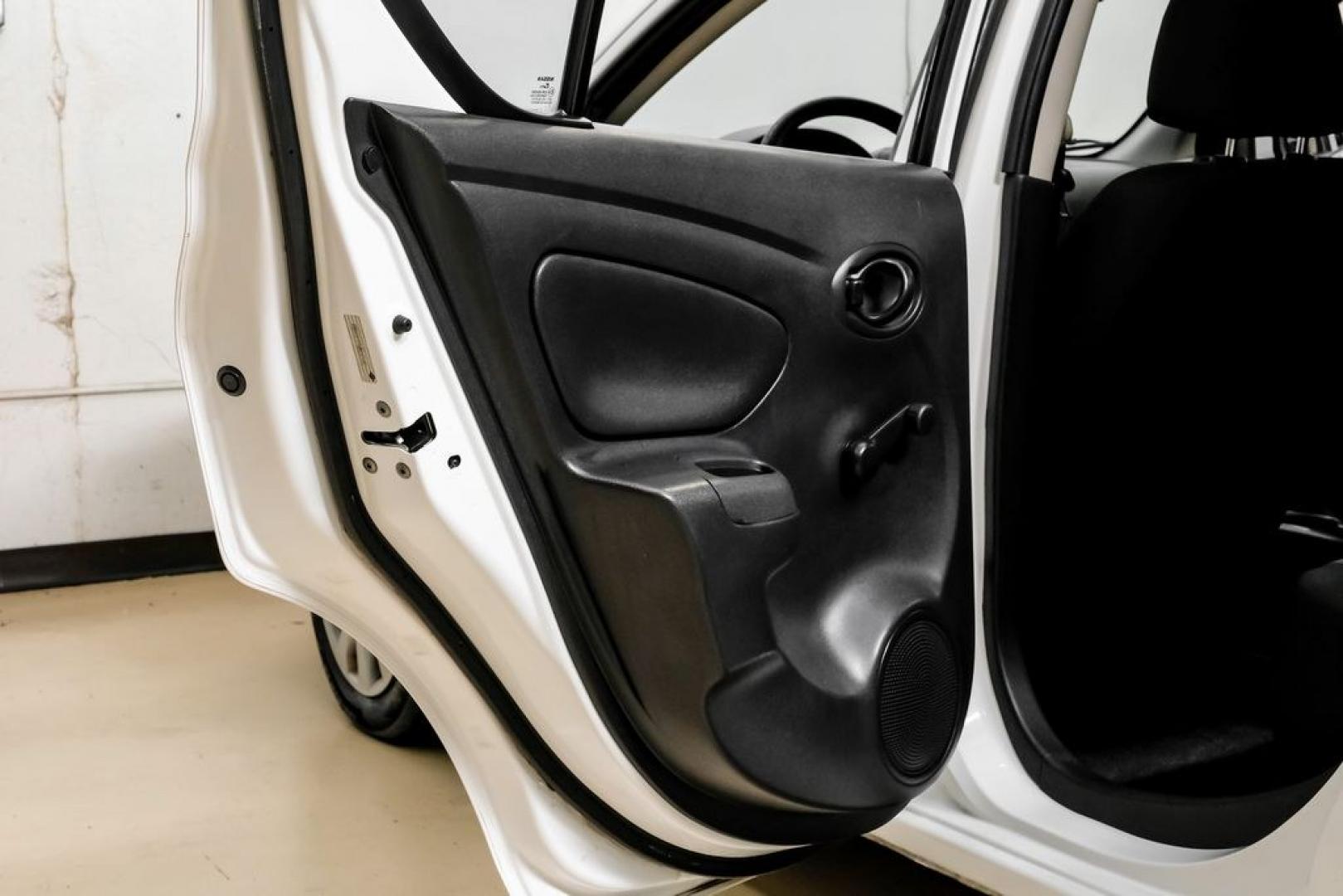 2018 Fresh Powder /Charcoal Nissan Versa 1.6 S Plus (3N1CN7AP8JL) with an 1.6L 4-Cylinder DOHC 16V engine, CVT transmission, located at 15300 Midway Rd., Addison, TX, 75001, (972) 702-0011, 32.958321, -96.838074- Photo#43
