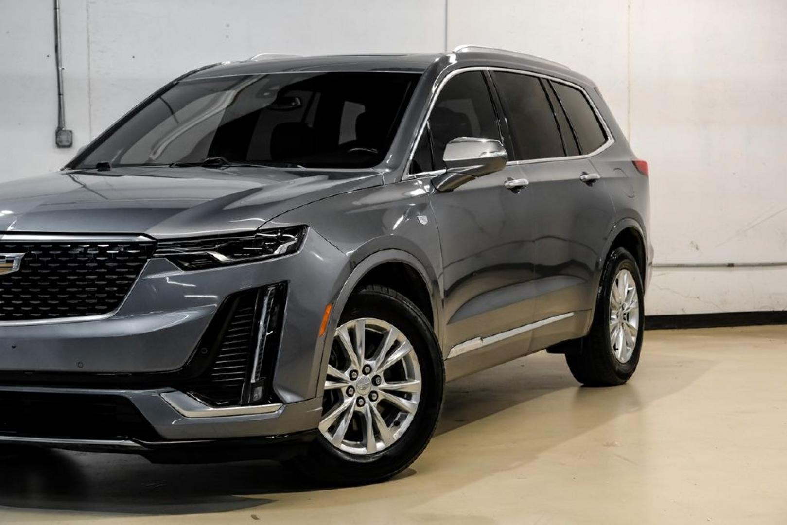 2021 Steel Metallic /Jet Black Cadillac XT6 Luxury (1GYKPAR44MZ) with an 2.0L Turbocharged engine, Automatic transmission, located at 15300 Midway Rd., Addison, TX, 75001, (972) 702-0011, 32.958321, -96.838074- Photo#6