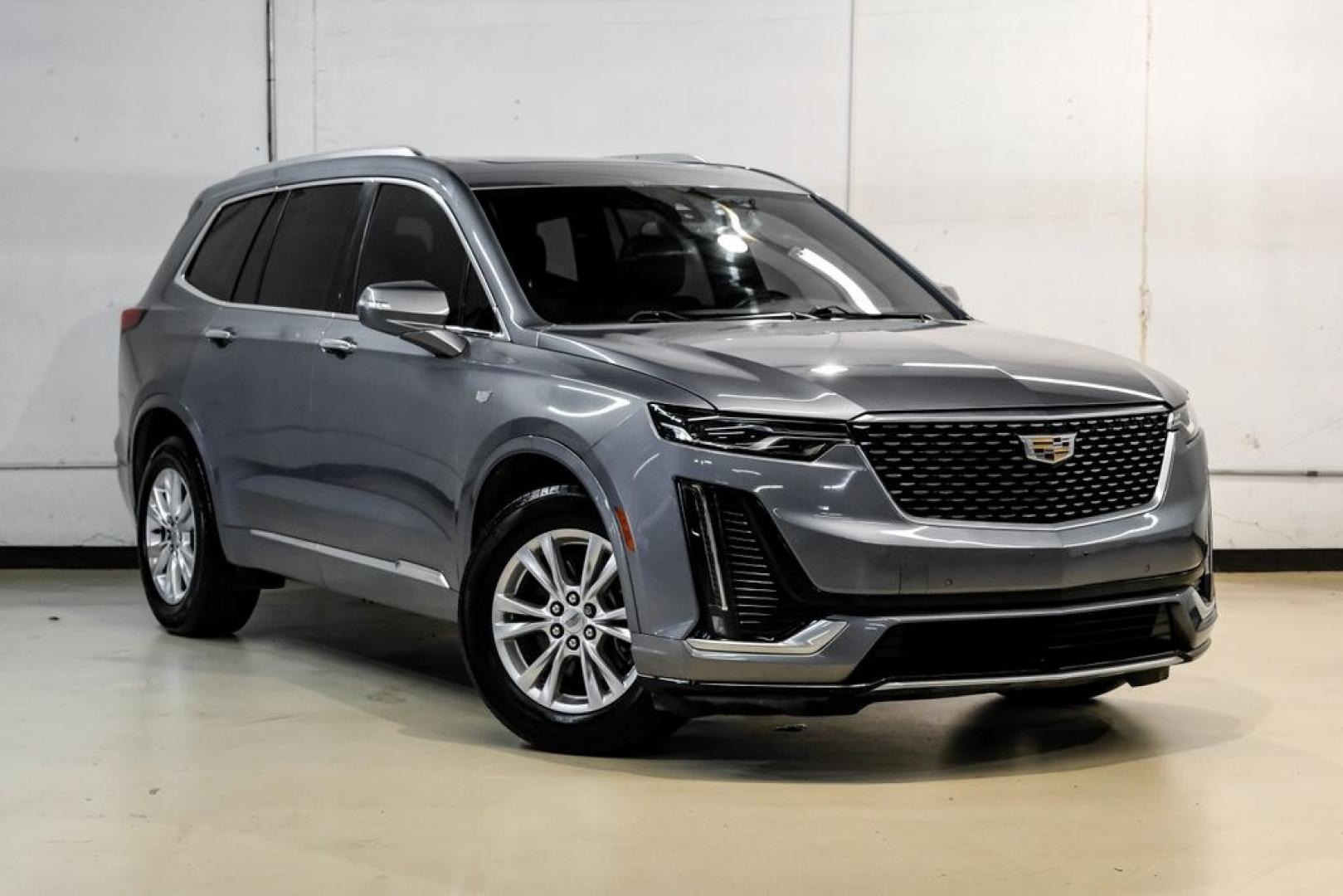 2021 Steel Metallic /Jet Black Cadillac XT6 Luxury (1GYKPAR44MZ) with an 2.0L Turbocharged engine, Automatic transmission, located at 15300 Midway Rd., Addison, TX, 75001, (972) 702-0011, 32.958321, -96.838074- Photo#8