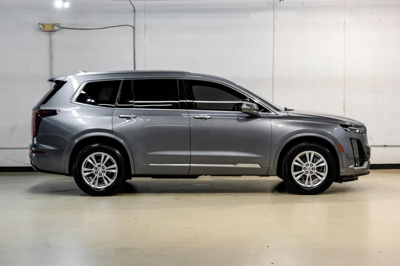 2021 Steel Metallic /Jet Black Cadillac XT6 Luxury (1GYKPAR44MZ) with an 2.0L Turbocharged engine, Automatic transmission, located at 15300 Midway Rd., Addison, TX, 75001, (972) 702-0011, 32.958321, -96.838074- Photo#9
