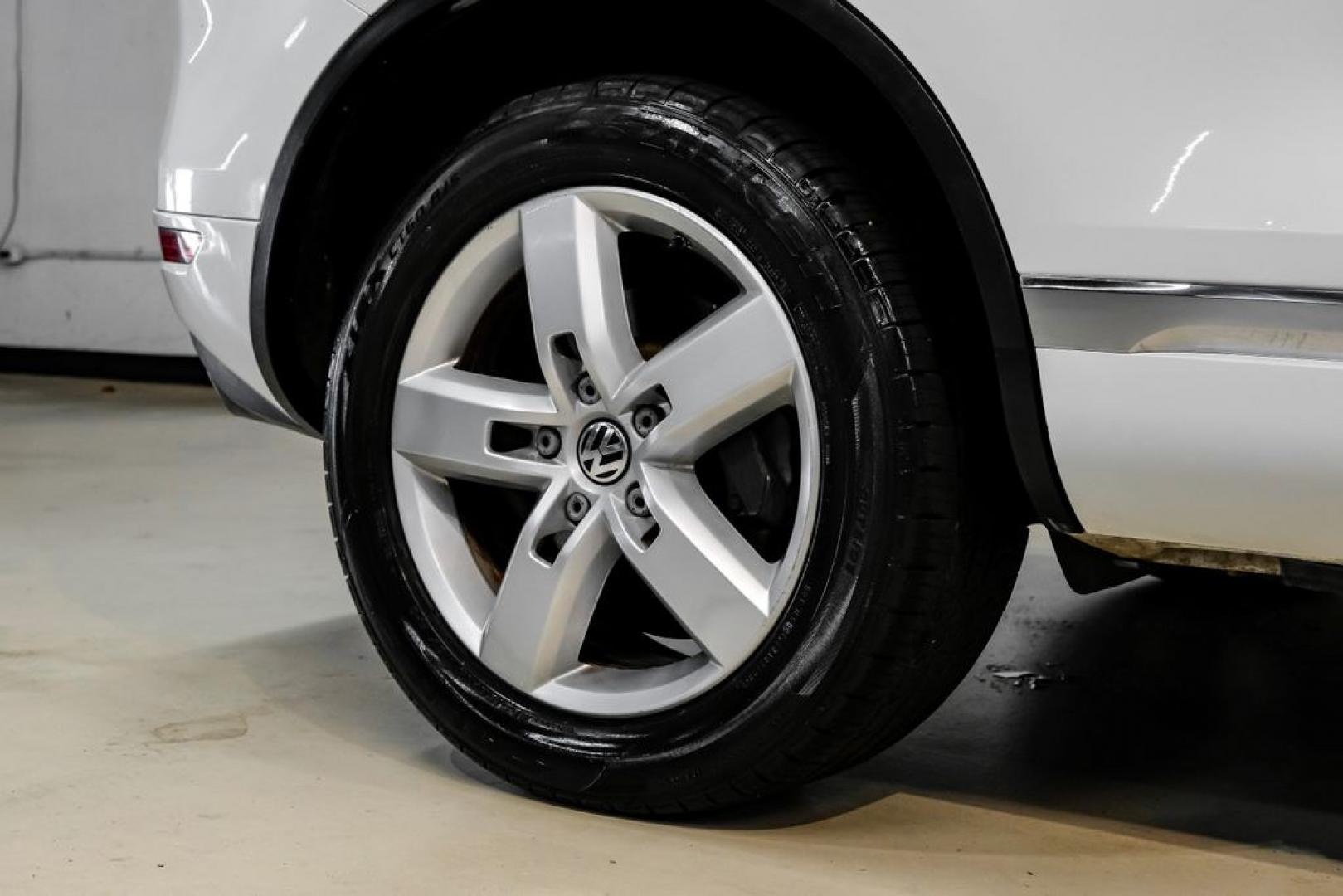 2014 Pure White /Saddle Brown Volkswagen Touareg 3.6L (WVGEF9BPXED) with an 3.6L V6 DOHC engine, Automatic transmission, located at 15300 Midway Rd., Addison, TX, 75001, (972) 702-0011, 32.958321, -96.838074- Photo#62