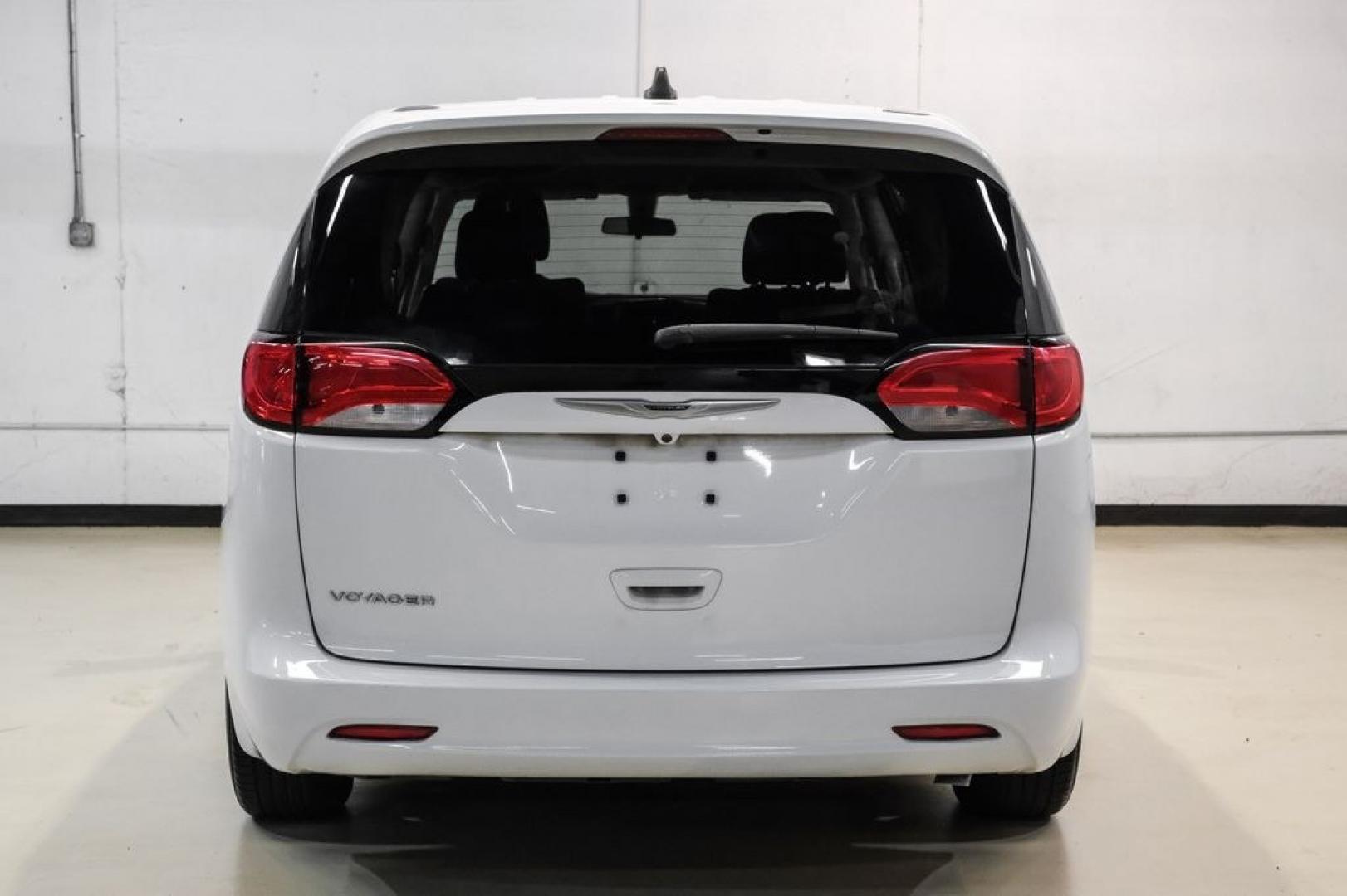 2022 Bright White Clearcoat /Black Chrysler Voyager LX (2C4RC1CG7NR) with an 3.6L V6 24V VVT engine, Automatic transmission, located at 15300 Midway Rd., Addison, TX, 75001, (972) 702-0011, 32.958321, -96.838074- Photo#8
