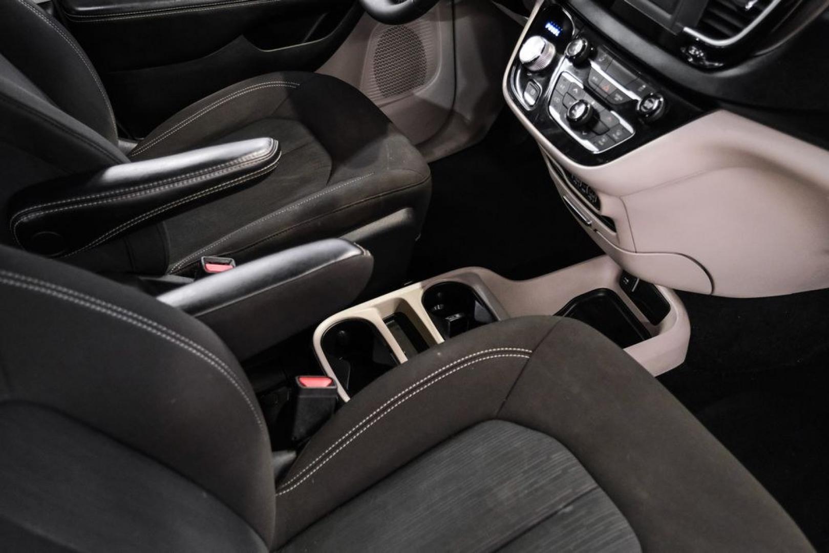 2022 Bright White Clearcoat /Black Chrysler Voyager LX (2C4RC1CG7NR) with an 3.6L V6 24V VVT engine, Automatic transmission, located at 15300 Midway Rd., Addison, TX, 75001, (972) 702-0011, 32.958321, -96.838074- Photo#21