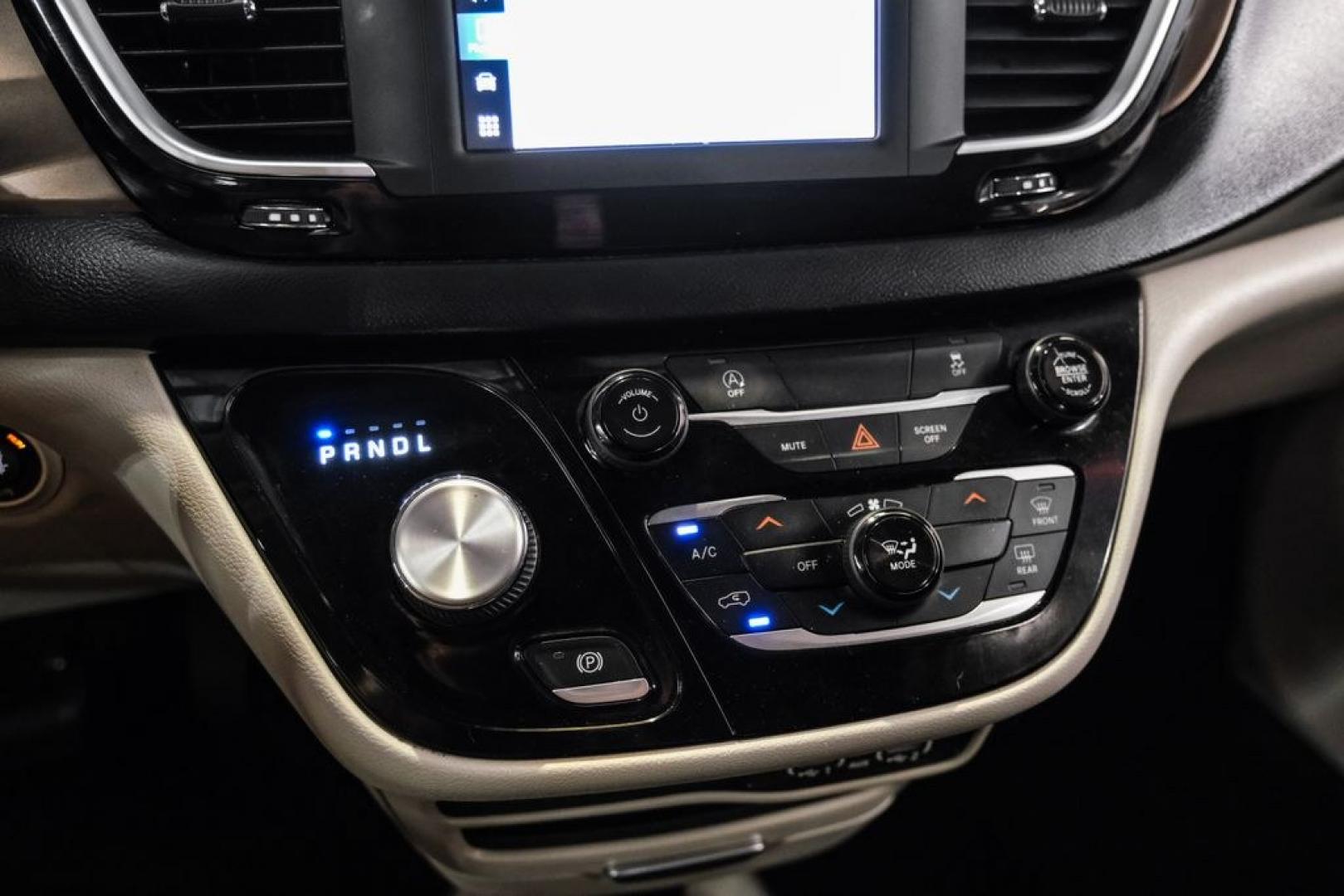 2022 Bright White Clearcoat /Black Chrysler Voyager LX (2C4RC1CG7NR) with an 3.6L V6 24V VVT engine, Automatic transmission, located at 15300 Midway Rd., Addison, TX, 75001, (972) 702-0011, 32.958321, -96.838074- Photo#22