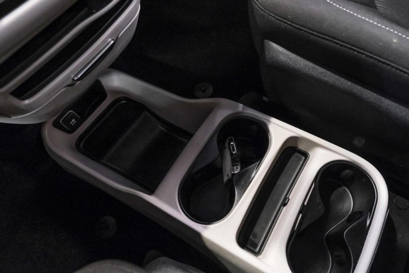 2022 Bright White Clearcoat /Black Chrysler Voyager LX (2C4RC1CG7NR) with an 3.6L V6 24V VVT engine, Automatic transmission, located at 15300 Midway Rd., Addison, TX, 75001, (972) 702-0011, 32.958321, -96.838074- Photo#23