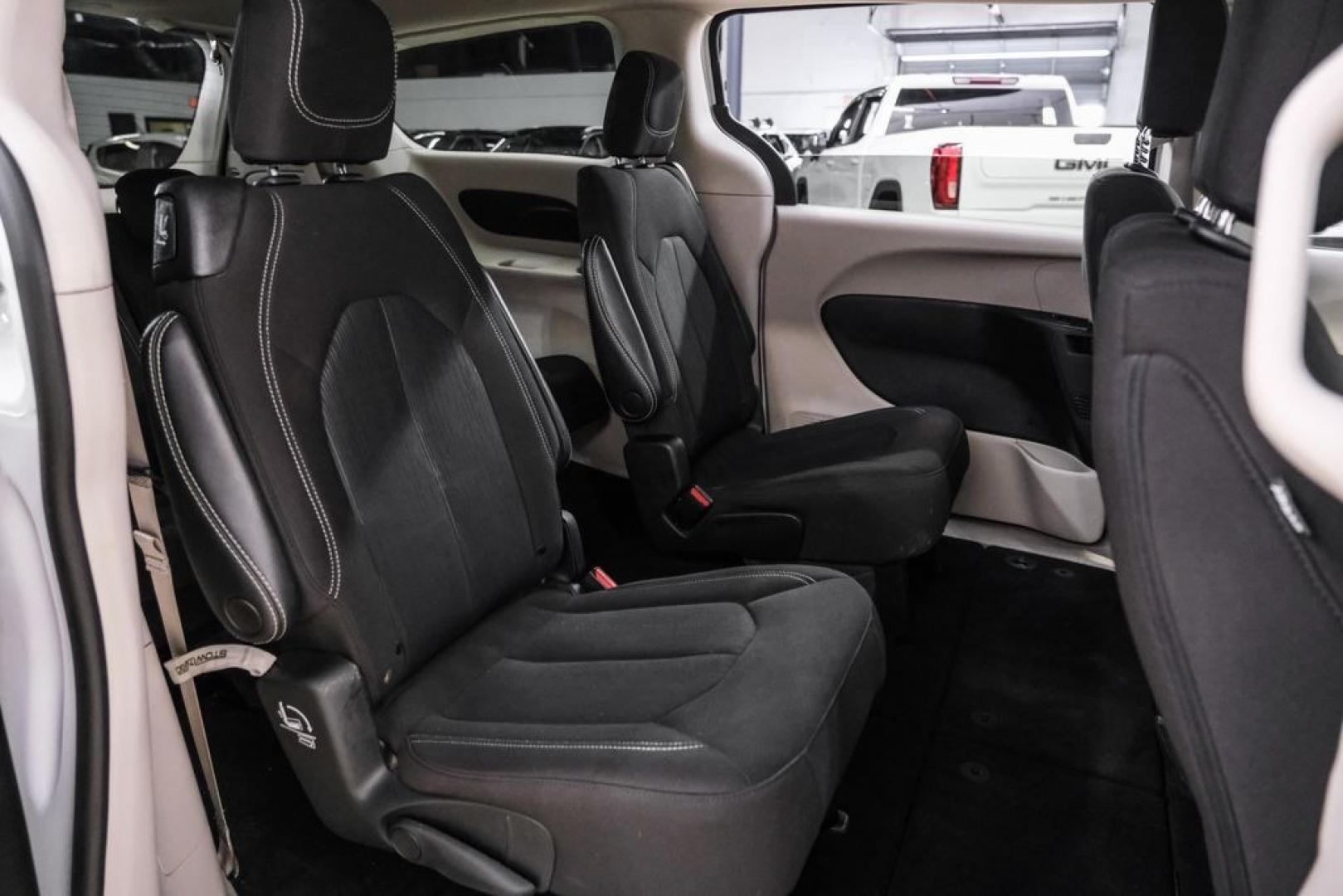 2022 Bright White Clearcoat /Black Chrysler Voyager LX (2C4RC1CG7NR) with an 3.6L V6 24V VVT engine, Automatic transmission, located at 15300 Midway Rd., Addison, TX, 75001, (972) 702-0011, 32.958321, -96.838074- Photo#34