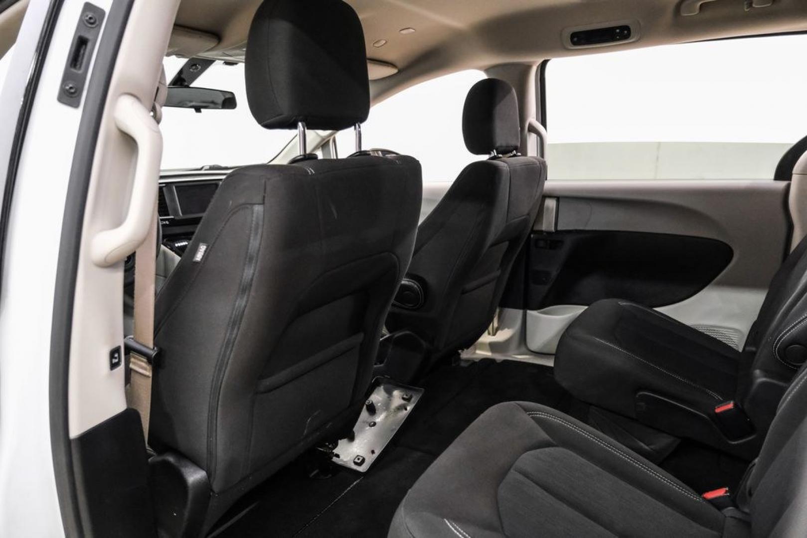 2022 Bright White Clearcoat /Black Chrysler Voyager LX (2C4RC1CG7NR) with an 3.6L V6 24V VVT engine, Automatic transmission, located at 15300 Midway Rd., Addison, TX, 75001, (972) 702-0011, 32.958321, -96.838074- Photo#36