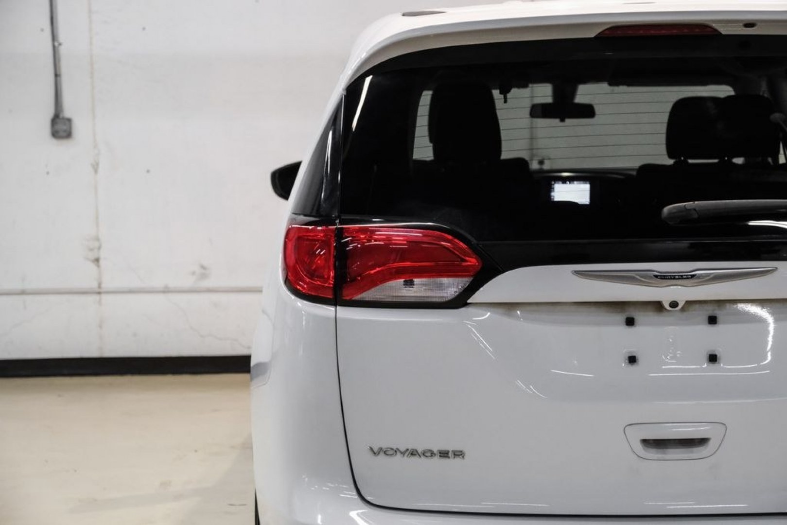 2022 Bright White Clearcoat /Black Chrysler Voyager LX (2C4RC1CG7NR) with an 3.6L V6 24V VVT engine, Automatic transmission, located at 15300 Midway Rd., Addison, TX, 75001, (972) 702-0011, 32.958321, -96.838074- Photo#43