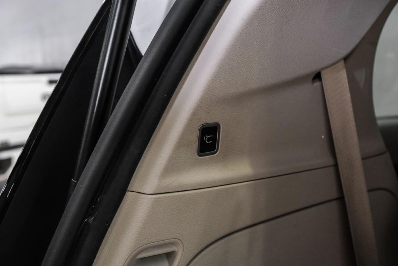 2022 Bright White Clearcoat /Black Chrysler Voyager LX (2C4RC1CG7NR) with an 3.6L V6 24V VVT engine, Automatic transmission, located at 15300 Midway Rd., Addison, TX, 75001, (972) 702-0011, 32.958321, -96.838074- Photo#49