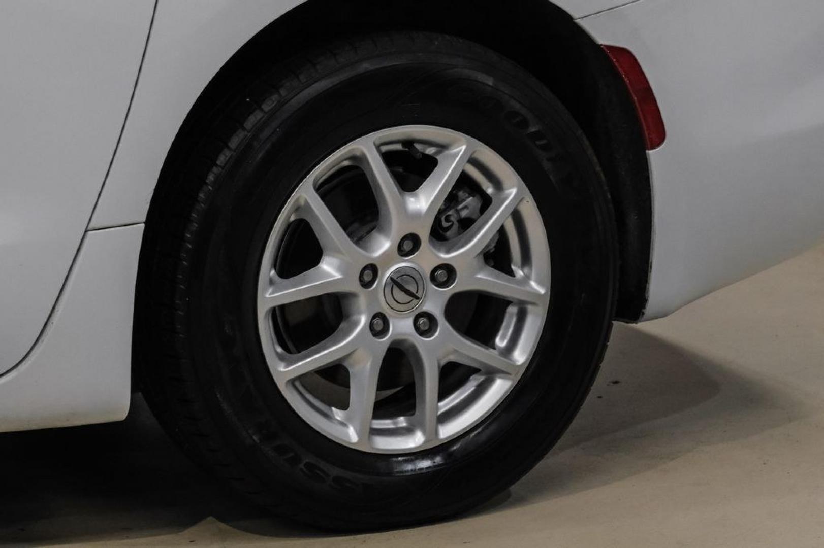 2022 Bright White Clearcoat /Black Chrysler Voyager LX (2C4RC1CG7NR) with an 3.6L V6 24V VVT engine, Automatic transmission, located at 15300 Midway Rd., Addison, TX, 75001, (972) 702-0011, 32.958321, -96.838074- Photo#51