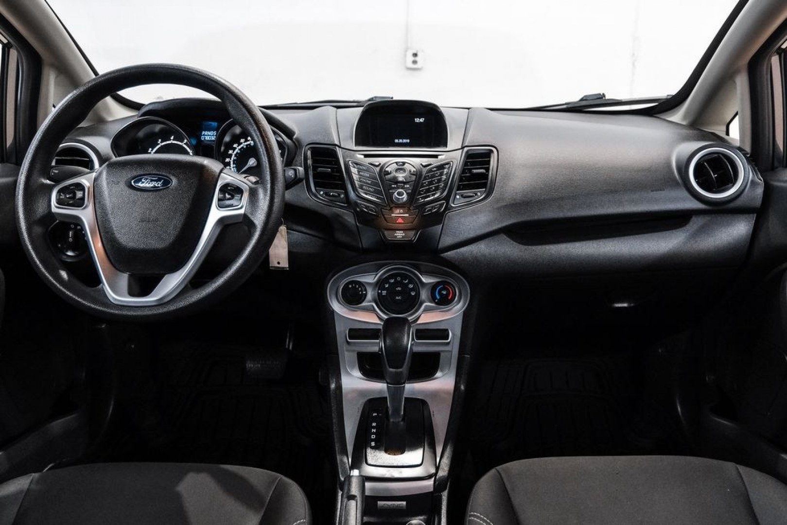 2019 Magnetic /Black Ford Fiesta SE (3FADP4BJXKM) with an 1.6L I4 Ti-VCT engine, Automatic transmission, located at 15300 Midway Rd., Addison, TX, 75001, (972) 702-0011, 32.958321, -96.838074- Photo#12