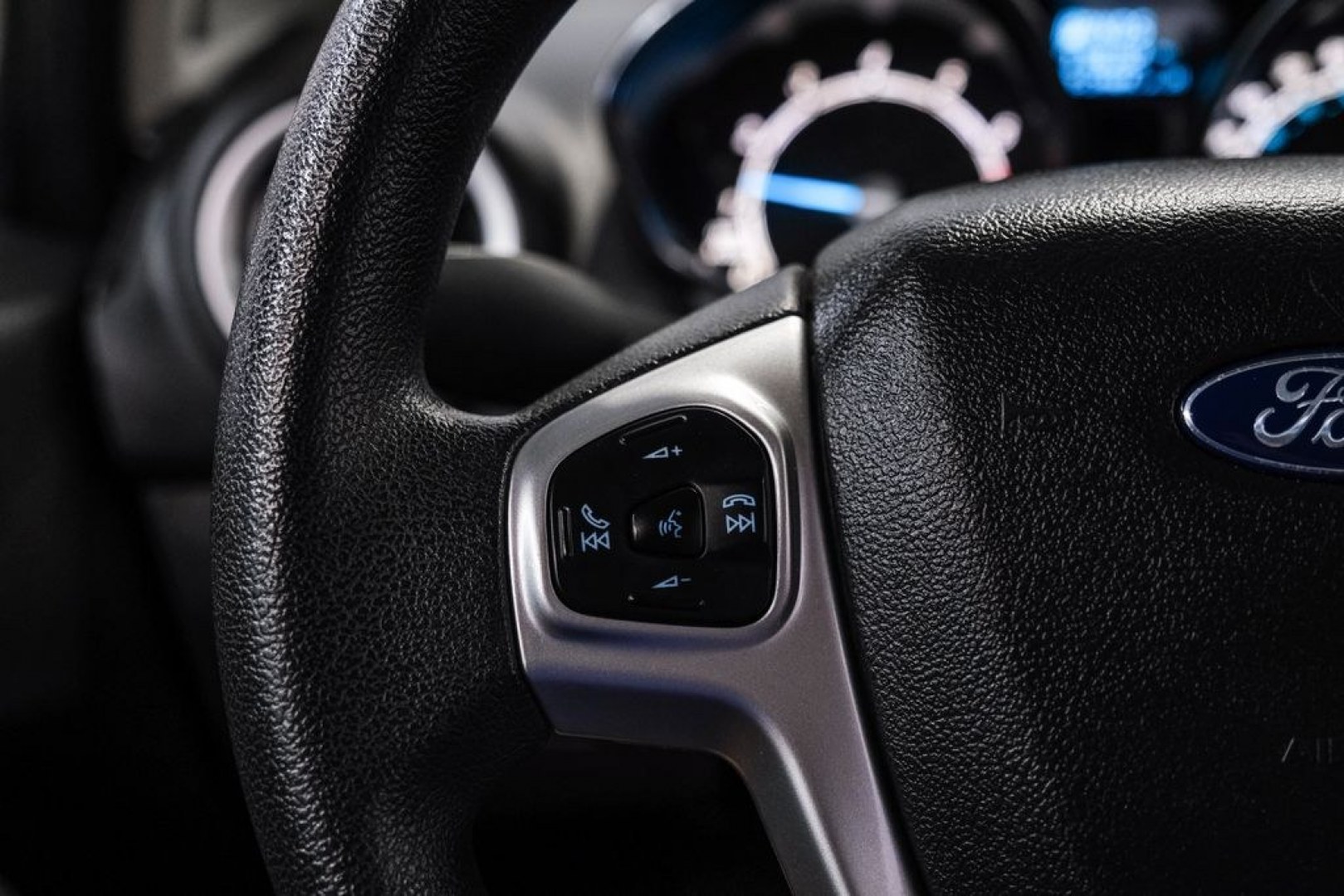 2019 Magnetic /Black Ford Fiesta SE (3FADP4BJXKM) with an 1.6L I4 Ti-VCT engine, Automatic transmission, located at 15300 Midway Rd., Addison, TX, 75001, (972) 702-0011, 32.958321, -96.838074- Photo#15