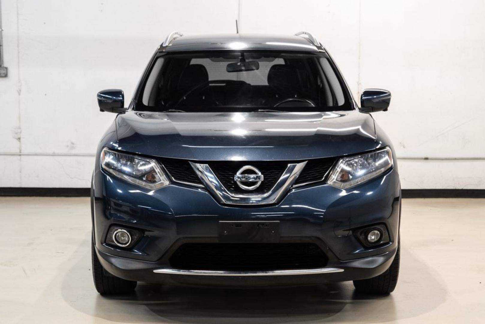 2016 Arctic Blue /Charcoal Nissan Rogue SL (JN8AT2MT9GW) with an 2.5L I4 DOHC 16V engine, CVT transmission, located at 15300 Midway Rd., Addison, TX, 75001, (972) 702-0011, 32.958321, -96.838074- Photo#1