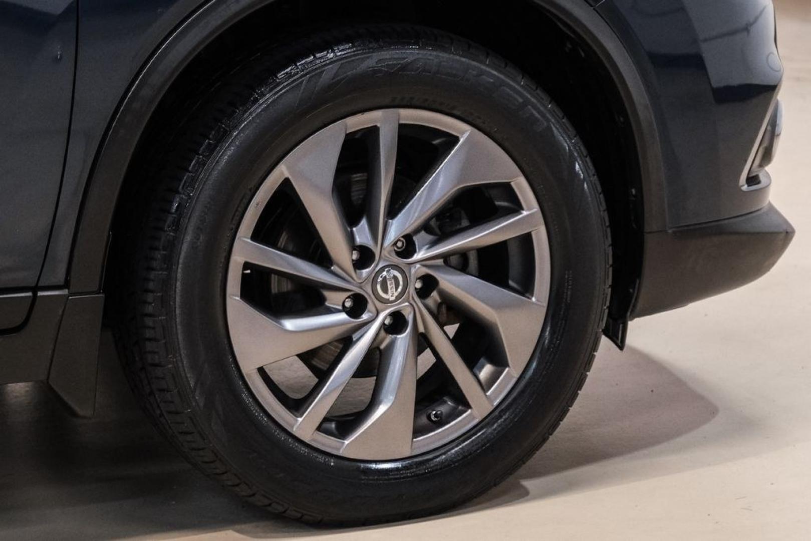 2016 Arctic Blue /Charcoal Nissan Rogue SL (JN8AT2MT9GW) with an 2.5L I4 DOHC 16V engine, CVT transmission, located at 15300 Midway Rd., Addison, TX, 75001, (972) 702-0011, 32.958321, -96.838074- Photo#17