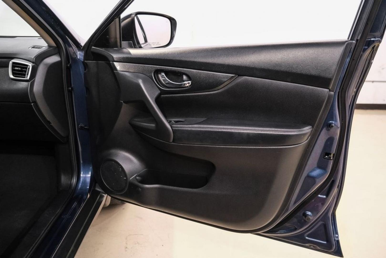 2016 Arctic Blue /Charcoal Nissan Rogue SL (JN8AT2MT9GW) with an 2.5L I4 DOHC 16V engine, CVT transmission, located at 15300 Midway Rd., Addison, TX, 75001, (972) 702-0011, 32.958321, -96.838074- Photo#33