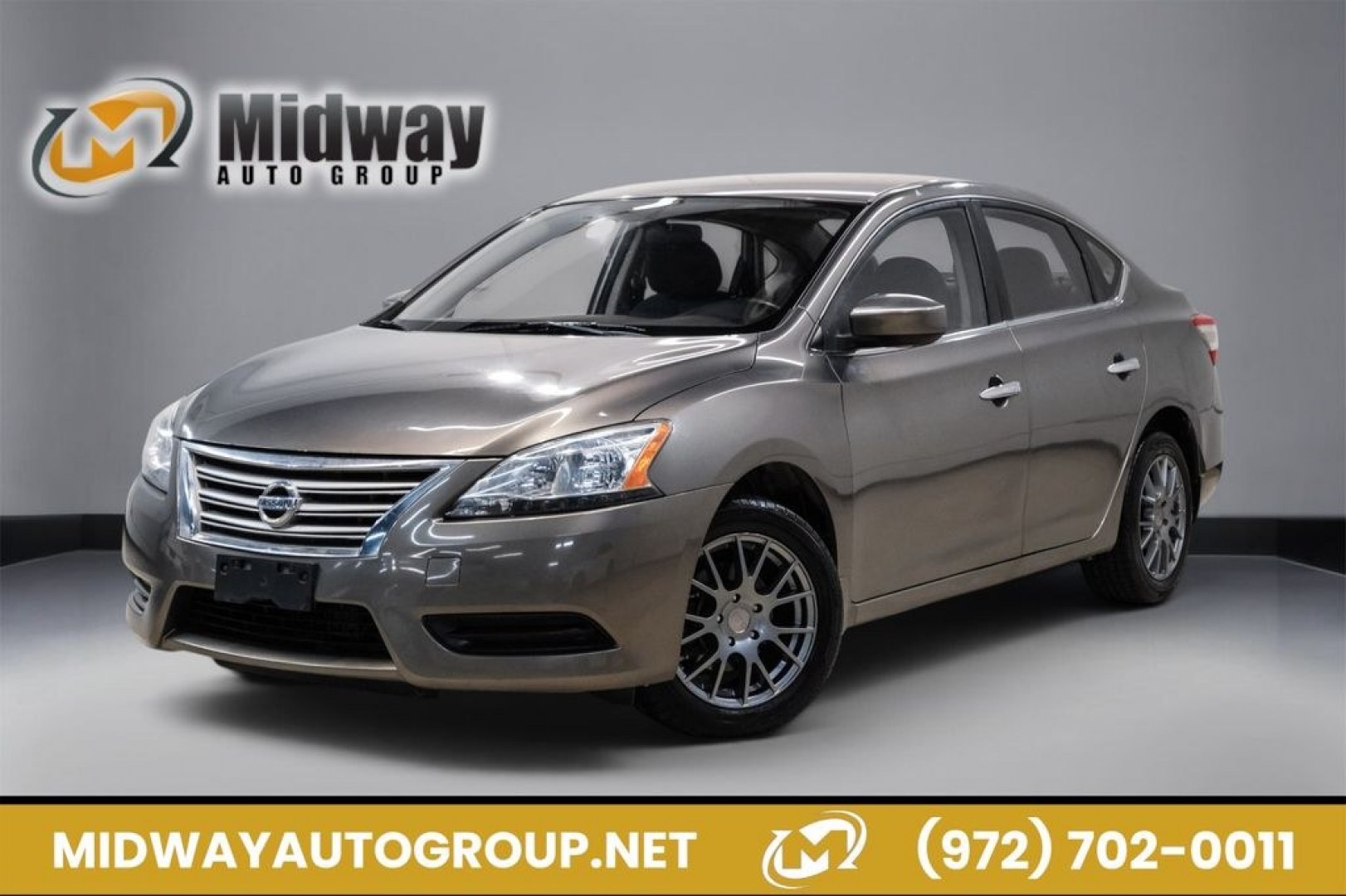 2015 Titanium /Charcoal Nissan Sentra SV (3N1AB7AP0FL) with an 1.8L 4-Cylinder DOHC 16V engine, CVT transmission, located at 15300 Midway Rd., Addison, TX, 75001, (972) 702-0011, 32.958321, -96.838074- Photo#0
