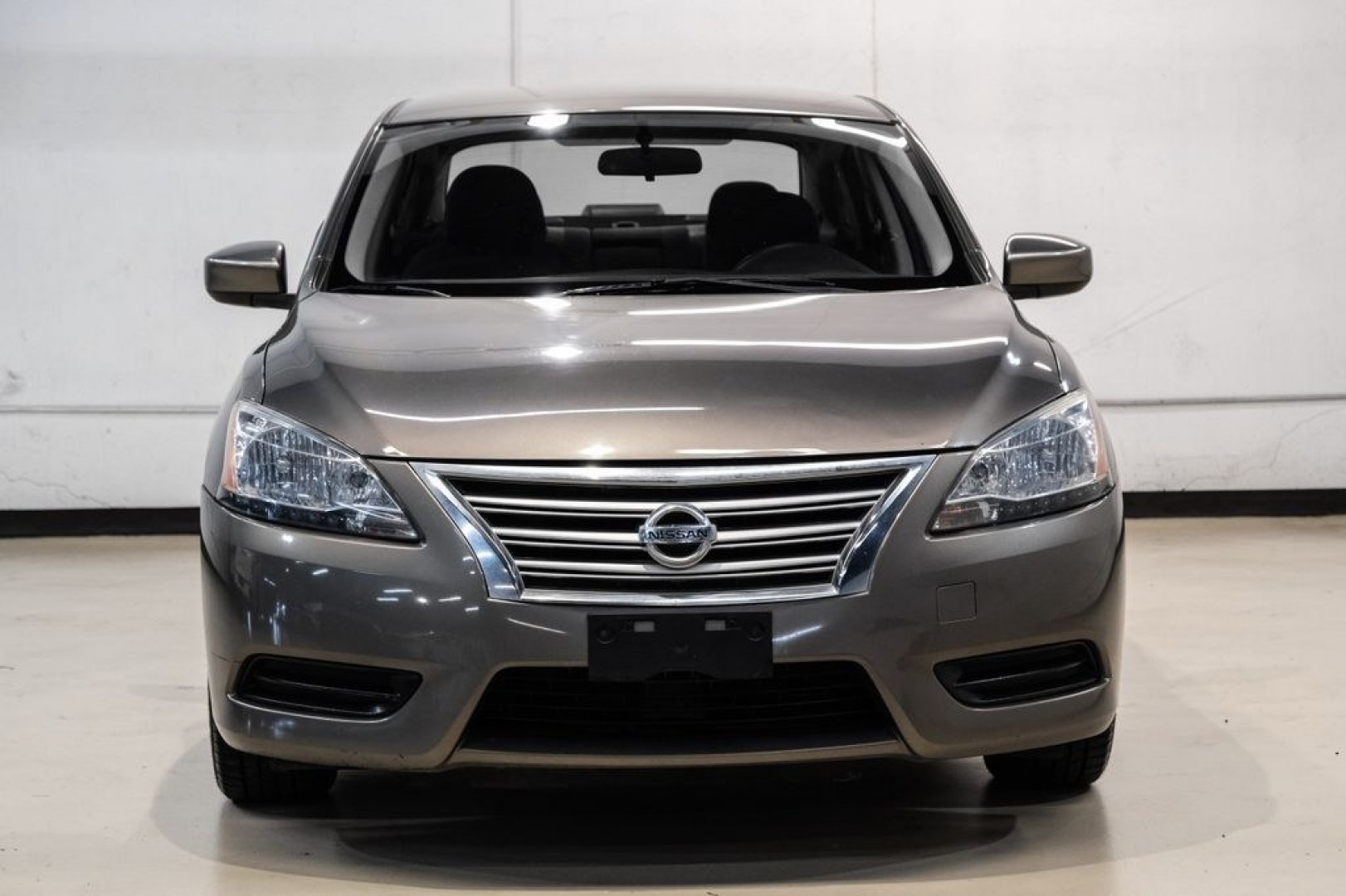 2015 Titanium /Charcoal Nissan Sentra SV (3N1AB7AP0FL) with an 1.8L 4-Cylinder DOHC 16V engine, CVT transmission, located at 15300 Midway Rd., Addison, TX, 75001, (972) 702-0011, 32.958321, -96.838074- Photo#4