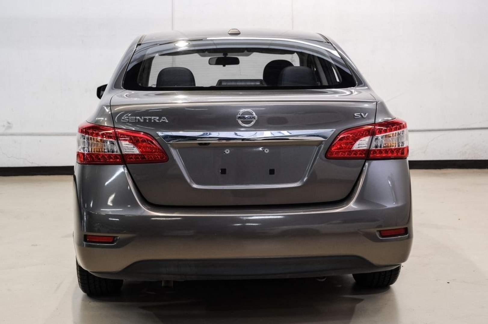 2015 Titanium /Charcoal Nissan Sentra SV (3N1AB7AP0FL) with an 1.8L 4-Cylinder DOHC 16V engine, CVT transmission, located at 15300 Midway Rd., Addison, TX, 75001, (972) 702-0011, 32.958321, -96.838074- Photo#8