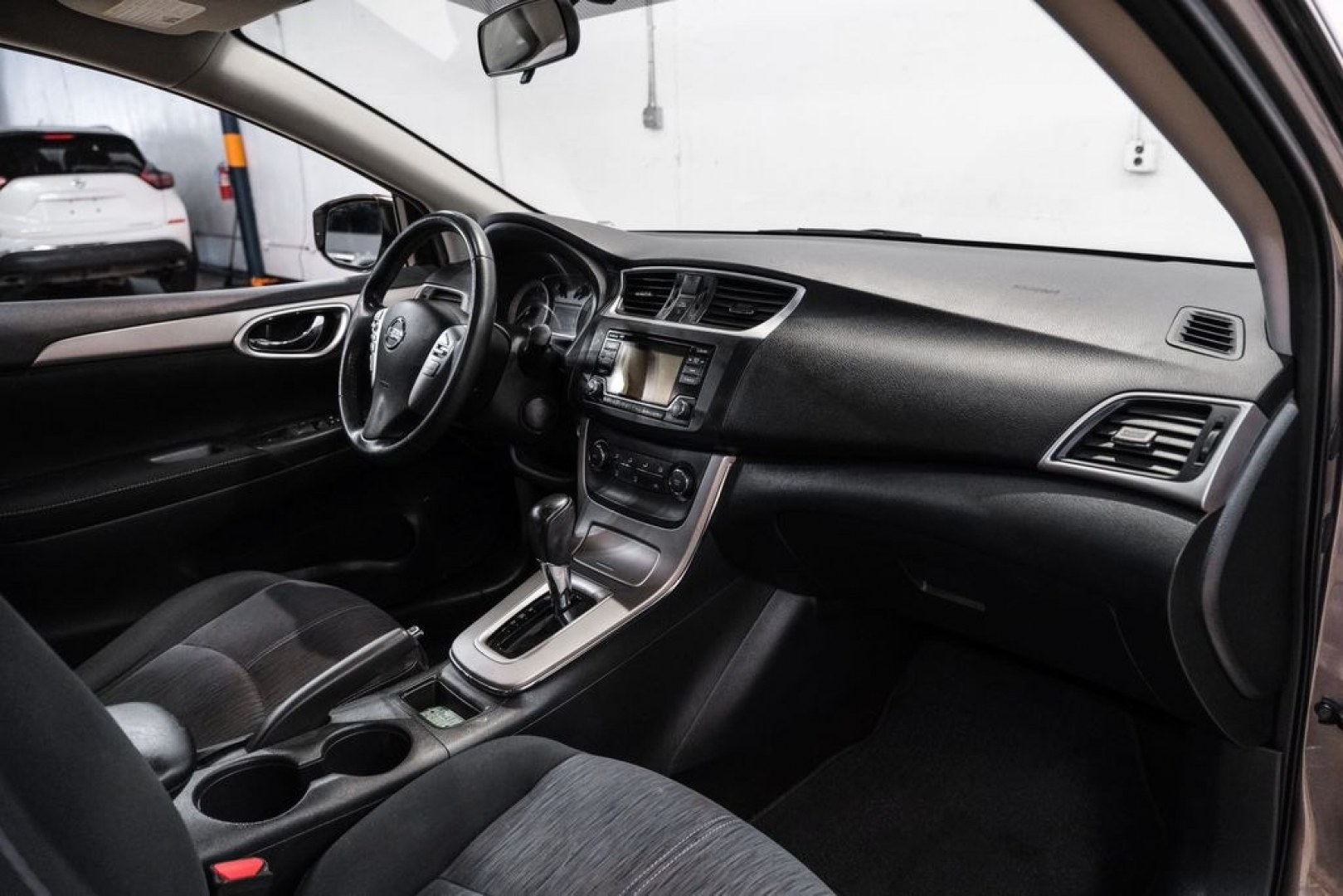 2015 Titanium /Charcoal Nissan Sentra SV (3N1AB7AP0FL) with an 1.8L 4-Cylinder DOHC 16V engine, CVT transmission, located at 15300 Midway Rd., Addison, TX, 75001, (972) 702-0011, 32.958321, -96.838074- Photo#11