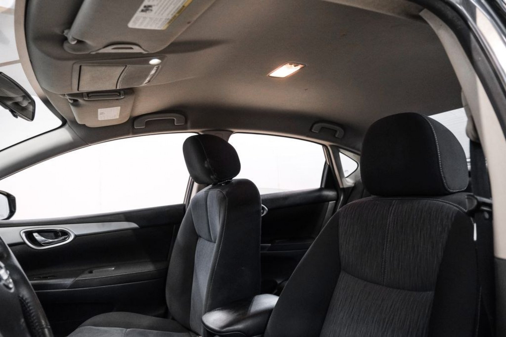 2015 Titanium /Charcoal Nissan Sentra SV (3N1AB7AP0FL) with an 1.8L 4-Cylinder DOHC 16V engine, CVT transmission, located at 15300 Midway Rd., Addison, TX, 75001, (972) 702-0011, 32.958321, -96.838074- Photo#29