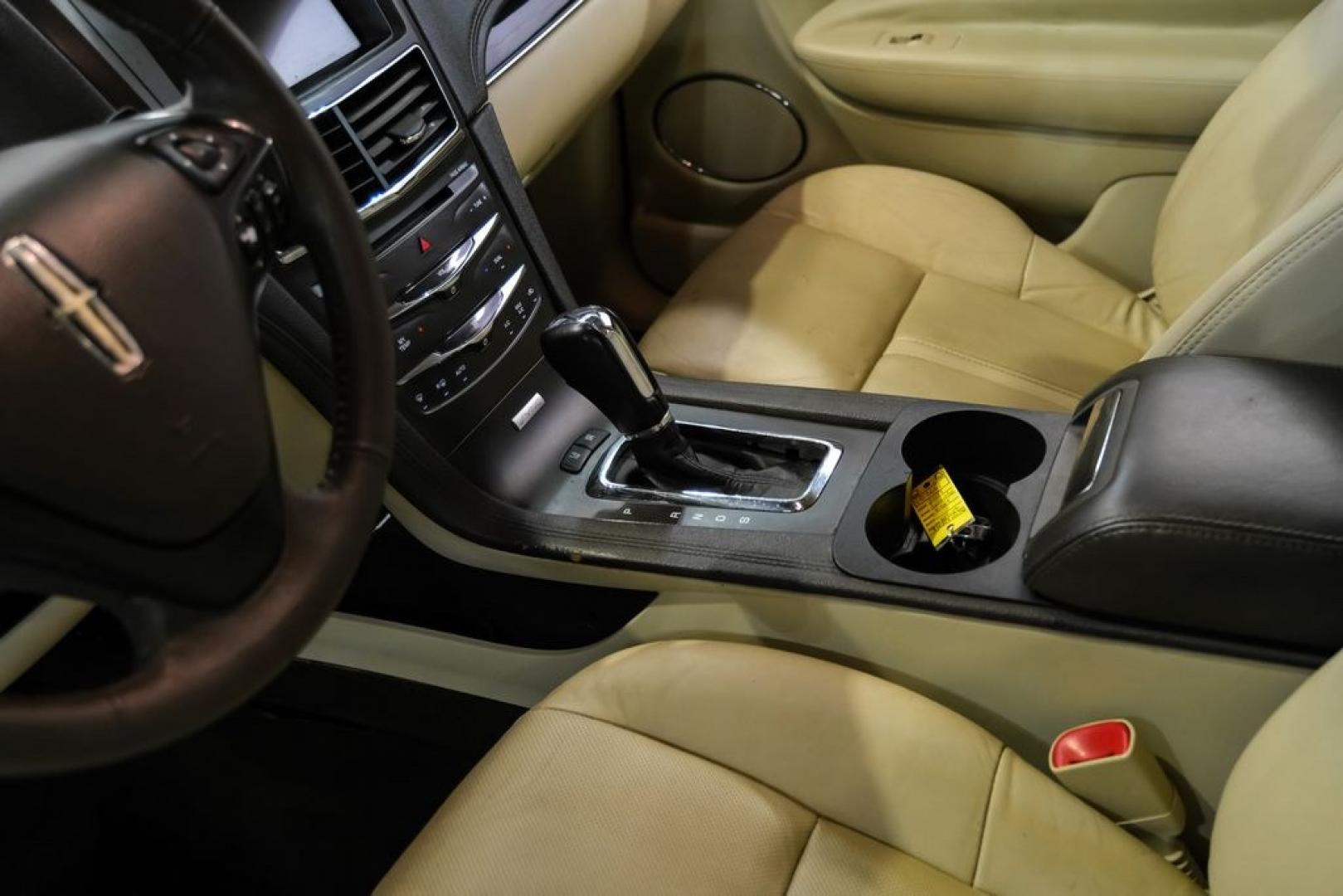 2019 Pearl Metallic /Light Dune Lincoln MKT Standard (2LMHJ5AT2KB) with an V6 engine, Automatic transmission, located at 15300 Midway Rd., Addison, TX, 75001, (972) 702-0011, 32.958321, -96.838074- Photo#22