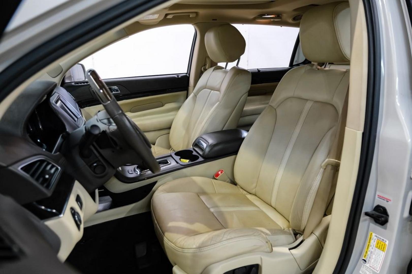 2019 Pearl Metallic /Light Dune Lincoln MKT Standard (2LMHJ5AT2KB) with an V6 engine, Automatic transmission, located at 15300 Midway Rd., Addison, TX, 75001, (972) 702-0011, 32.958321, -96.838074- Photo#32